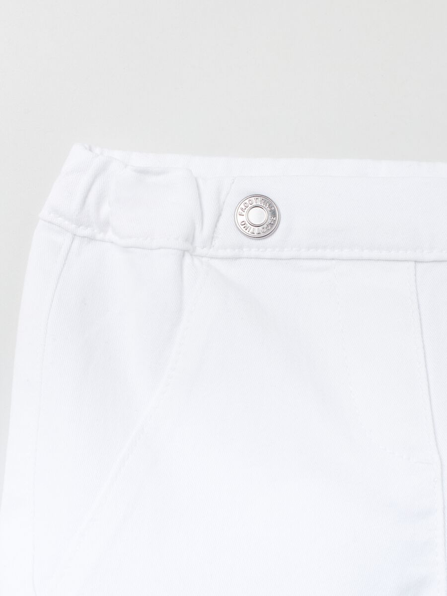 Shorts in twill con rouches_2