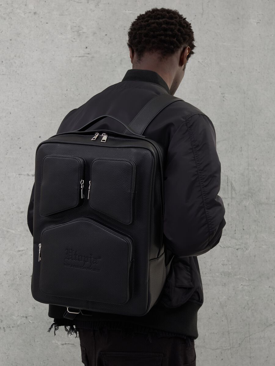 Textured black backpack with logo_0