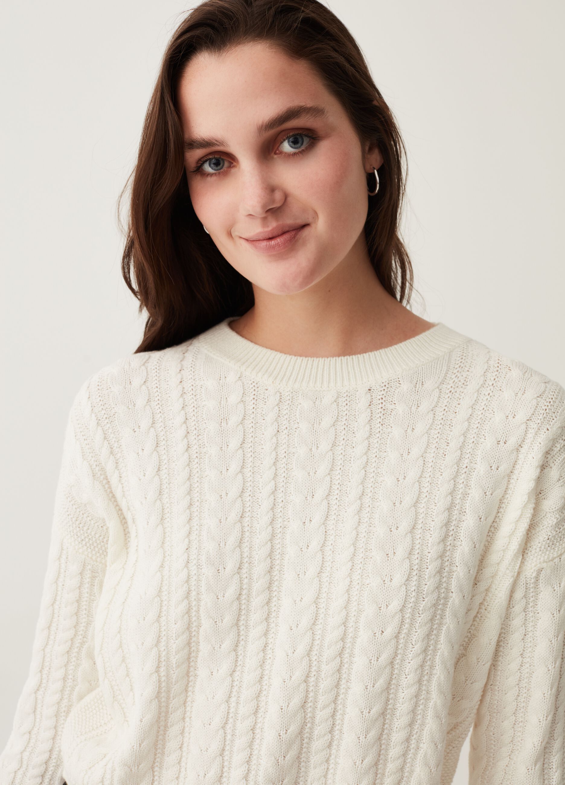 Cropped pullover with braided motif