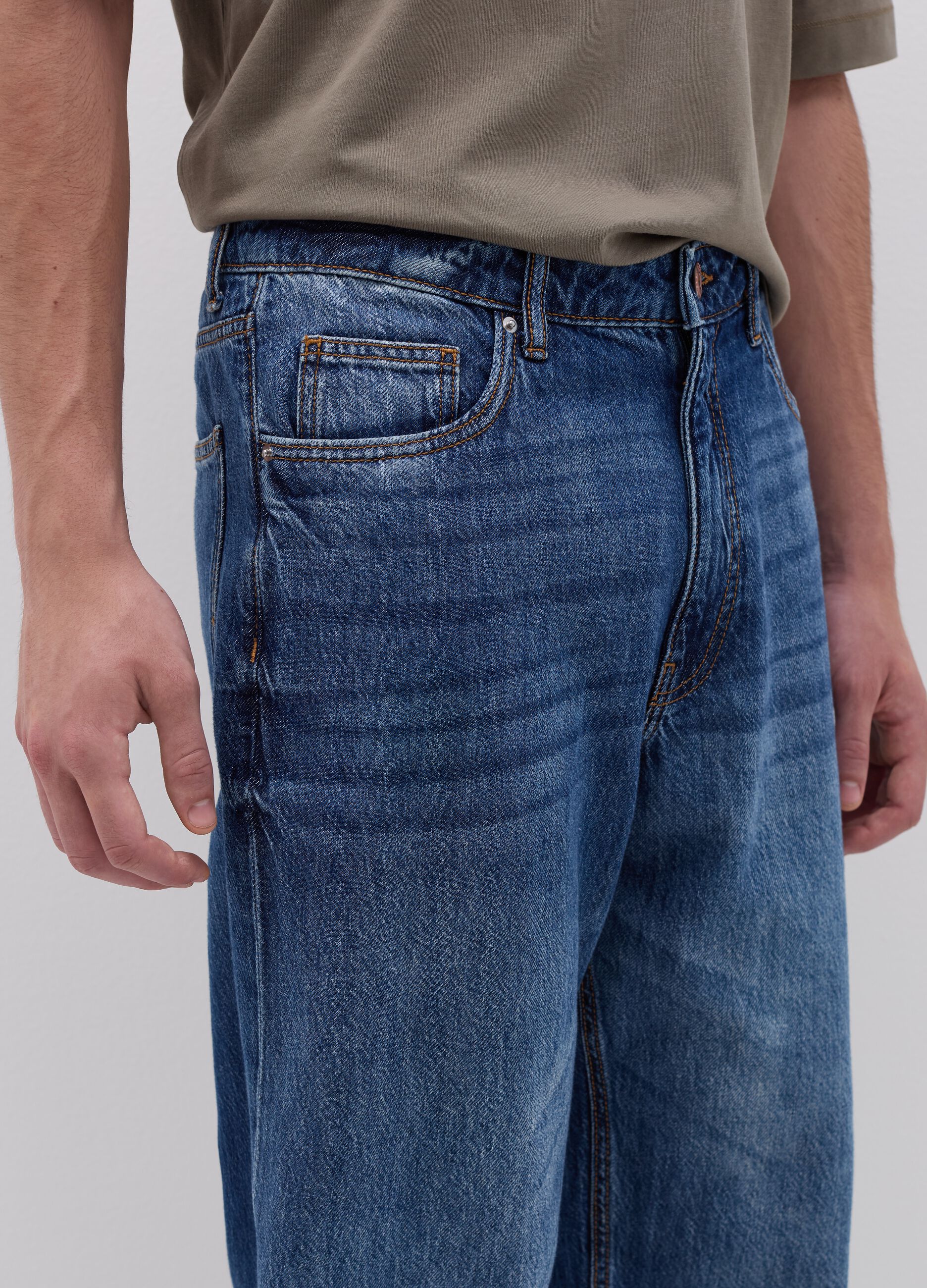 Baggy-fit jeans with five pockets