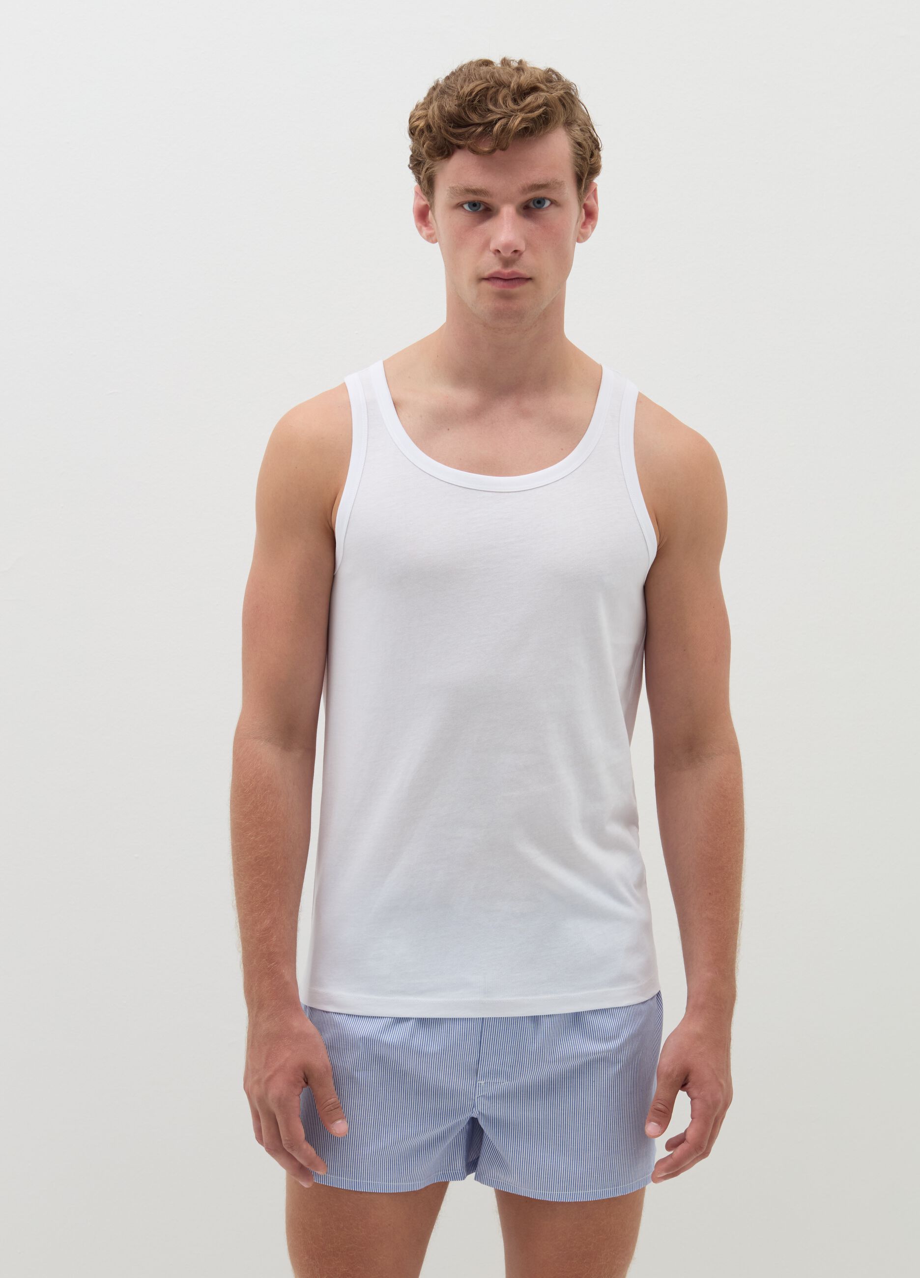 Organic cotton racerback vest with round neck