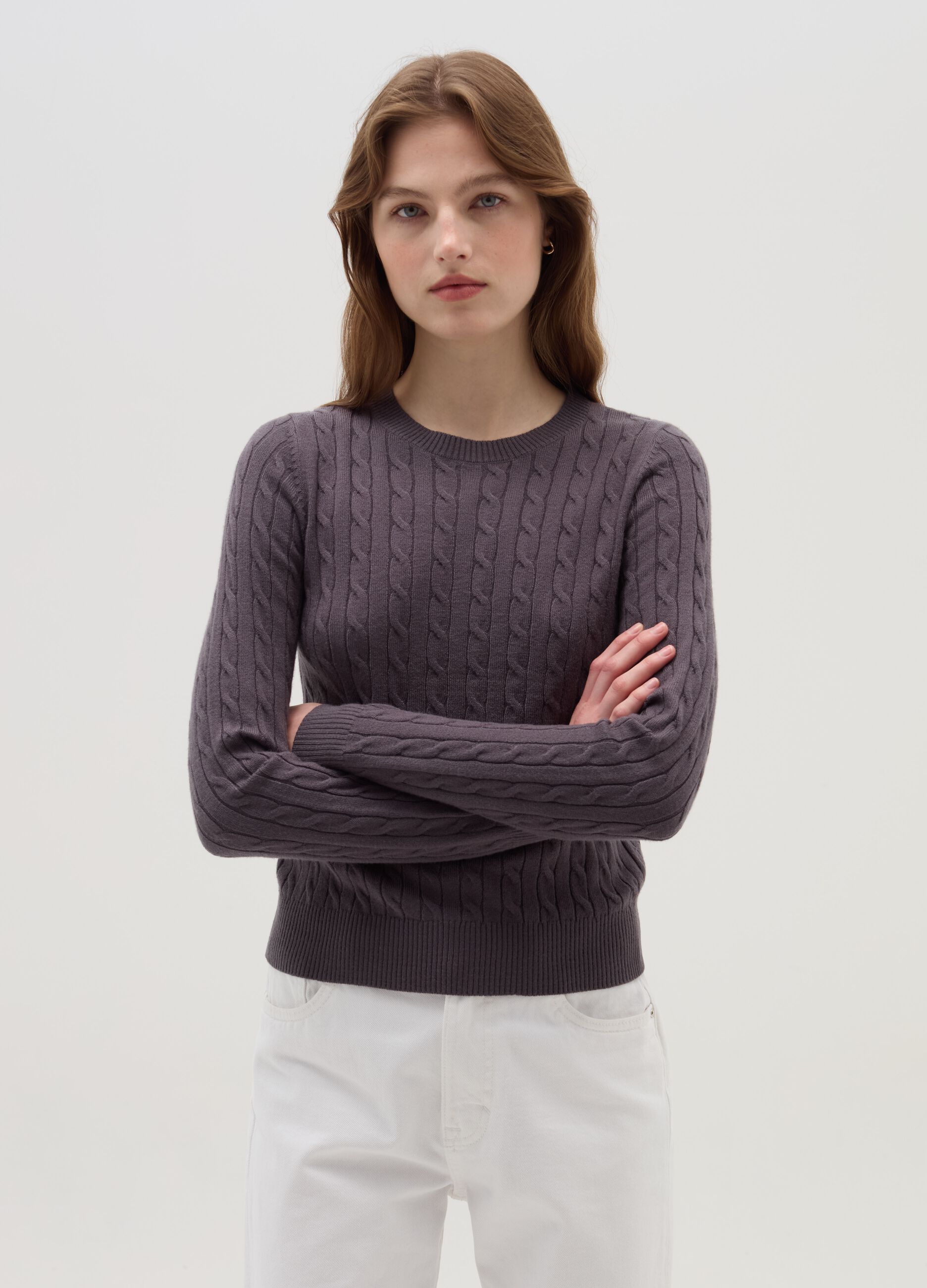 Ribbed pullover with cable-knit design