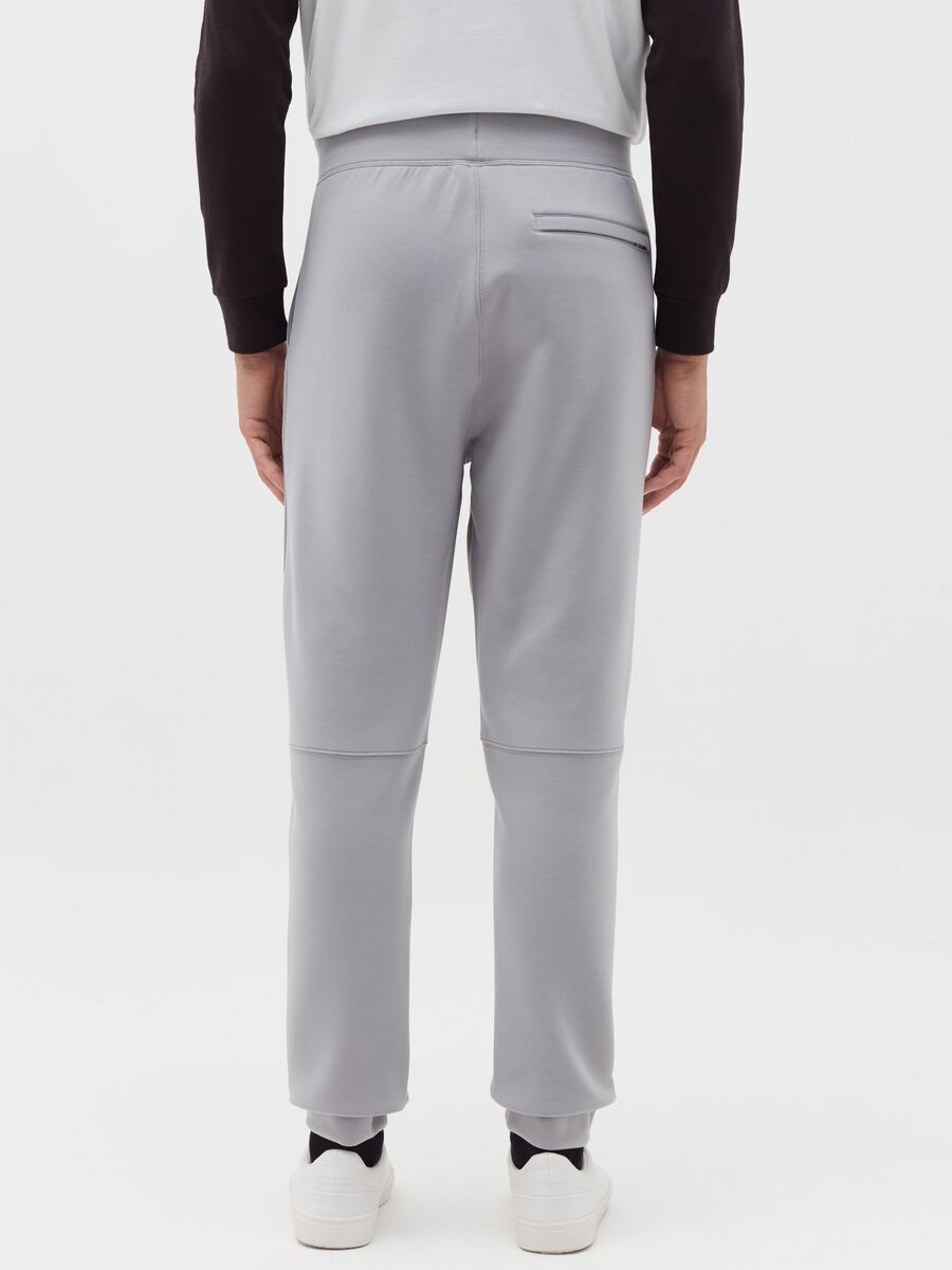 Fleece joggers with pockets_2