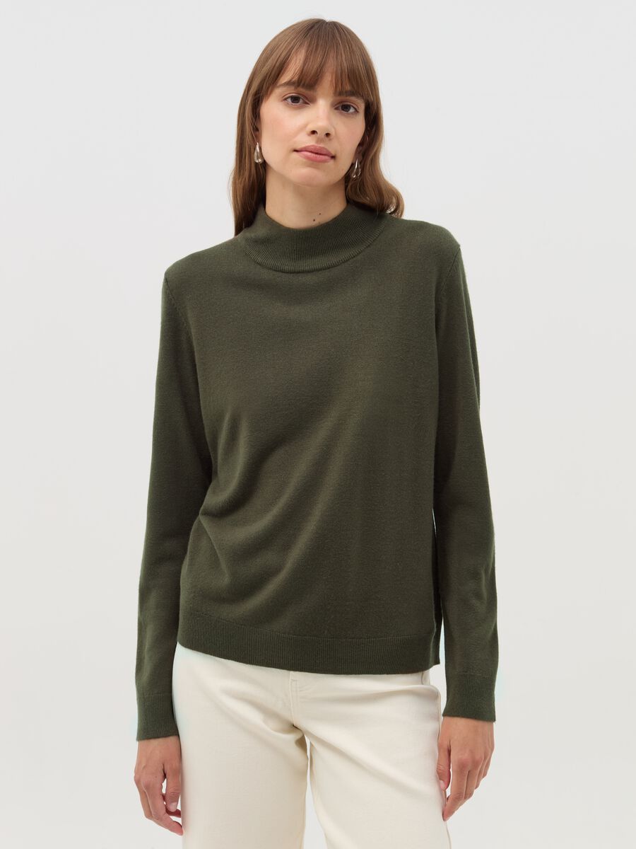 Long-sleeved top with mock neck_1