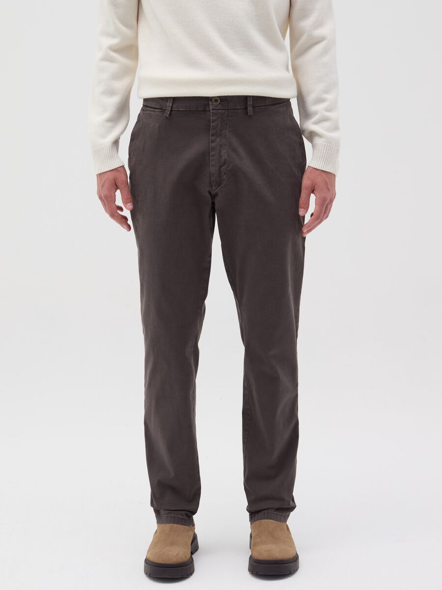 Pantalone chino slim fit in cotone stretch_1