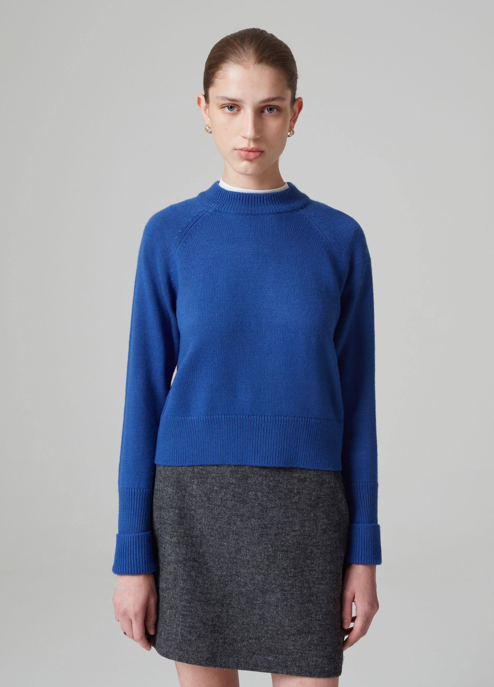 Pullover with raglan sleeves