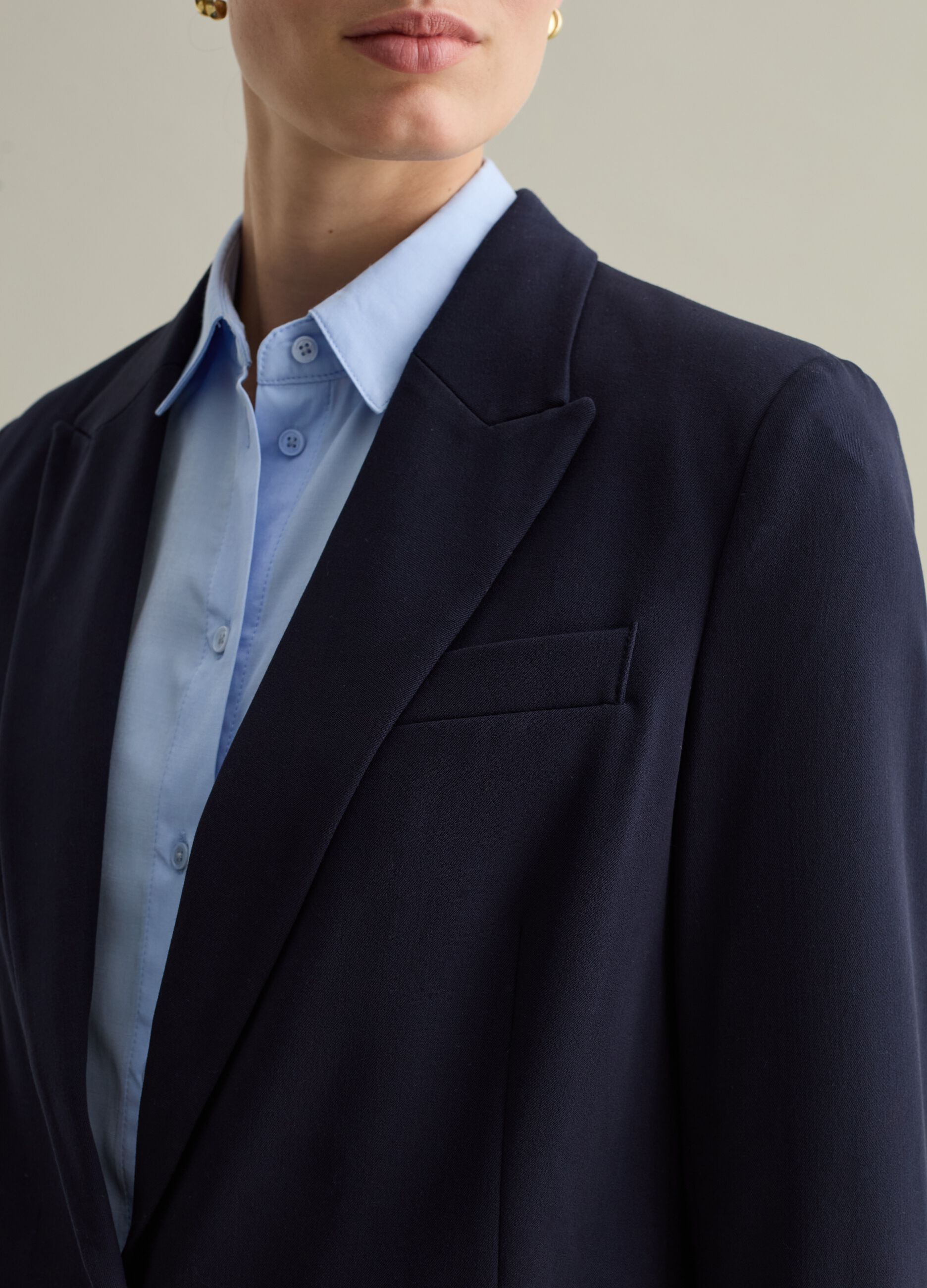 Contemporary solid colour single-breasted blazer