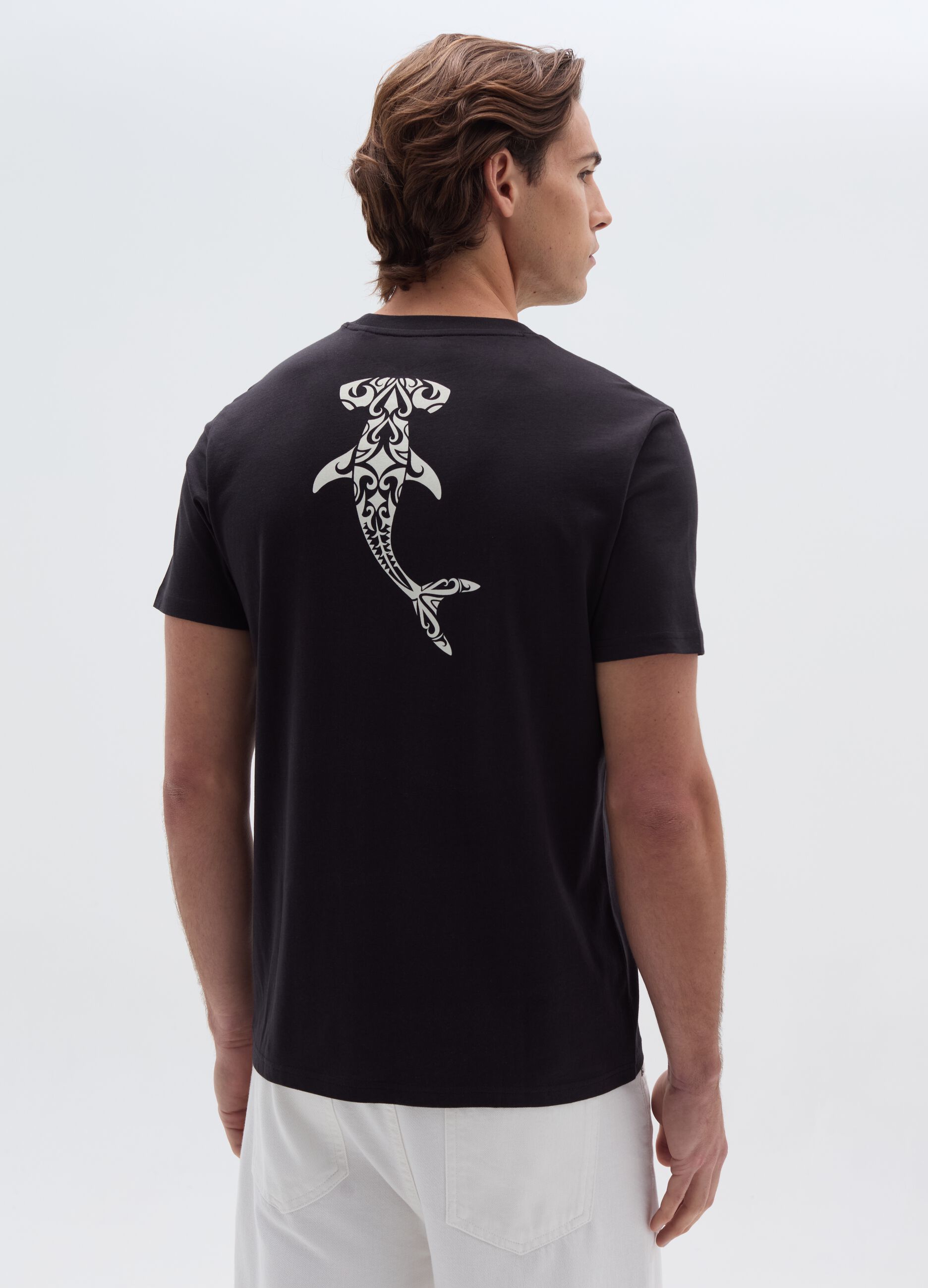 Cotton T-shirt with sharks print