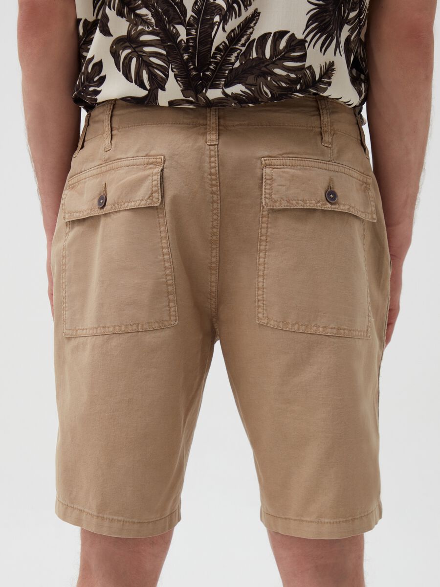 Bermuda shorts in linen and cotton with pockets_2