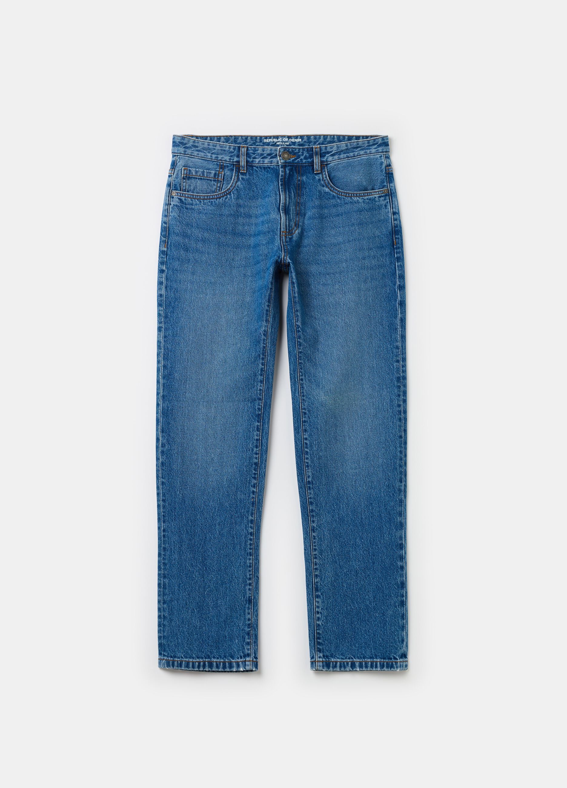 Regular fit jeans with discolouring