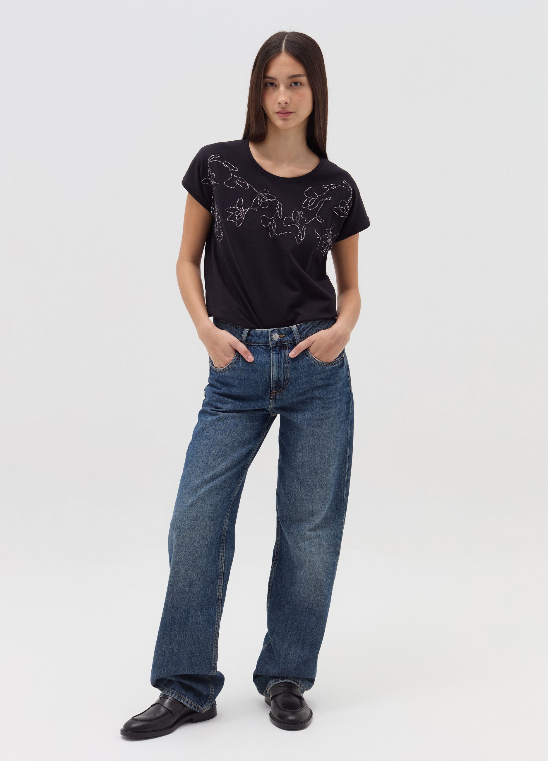 T-shirt with floral embroidery