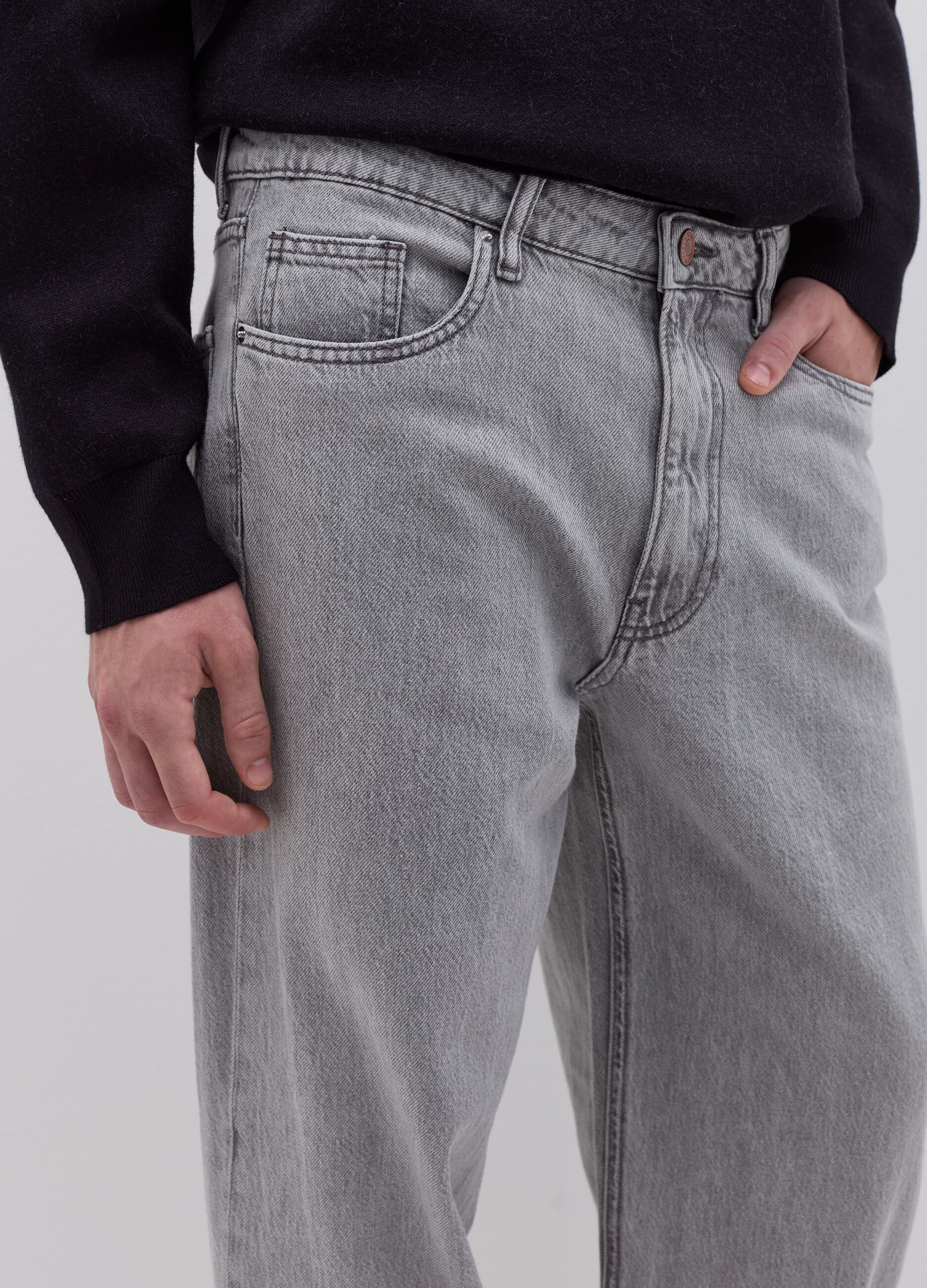 Baggy-fit jeans with five pockets