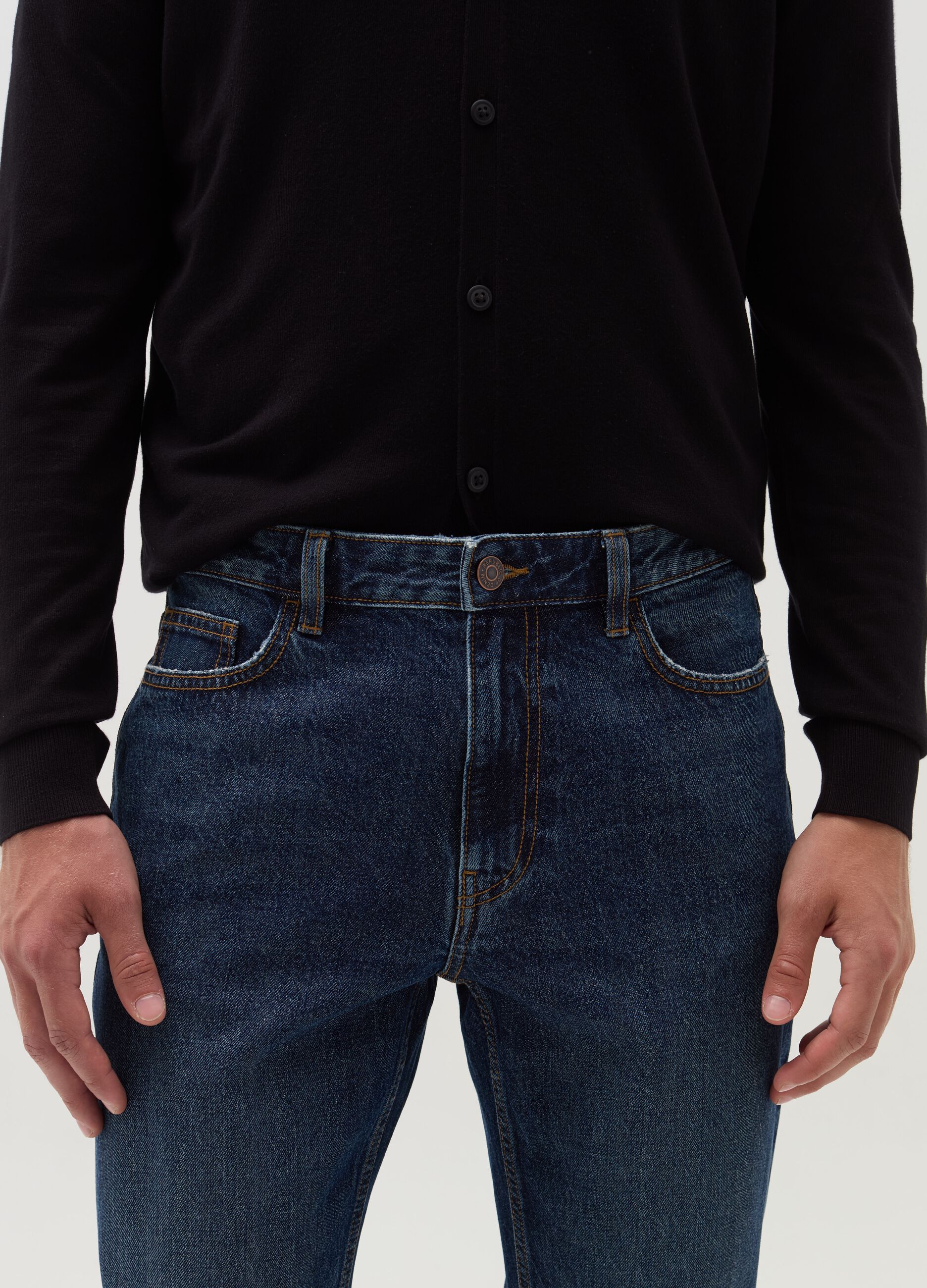 Relaxed-fit jeans with five pockets