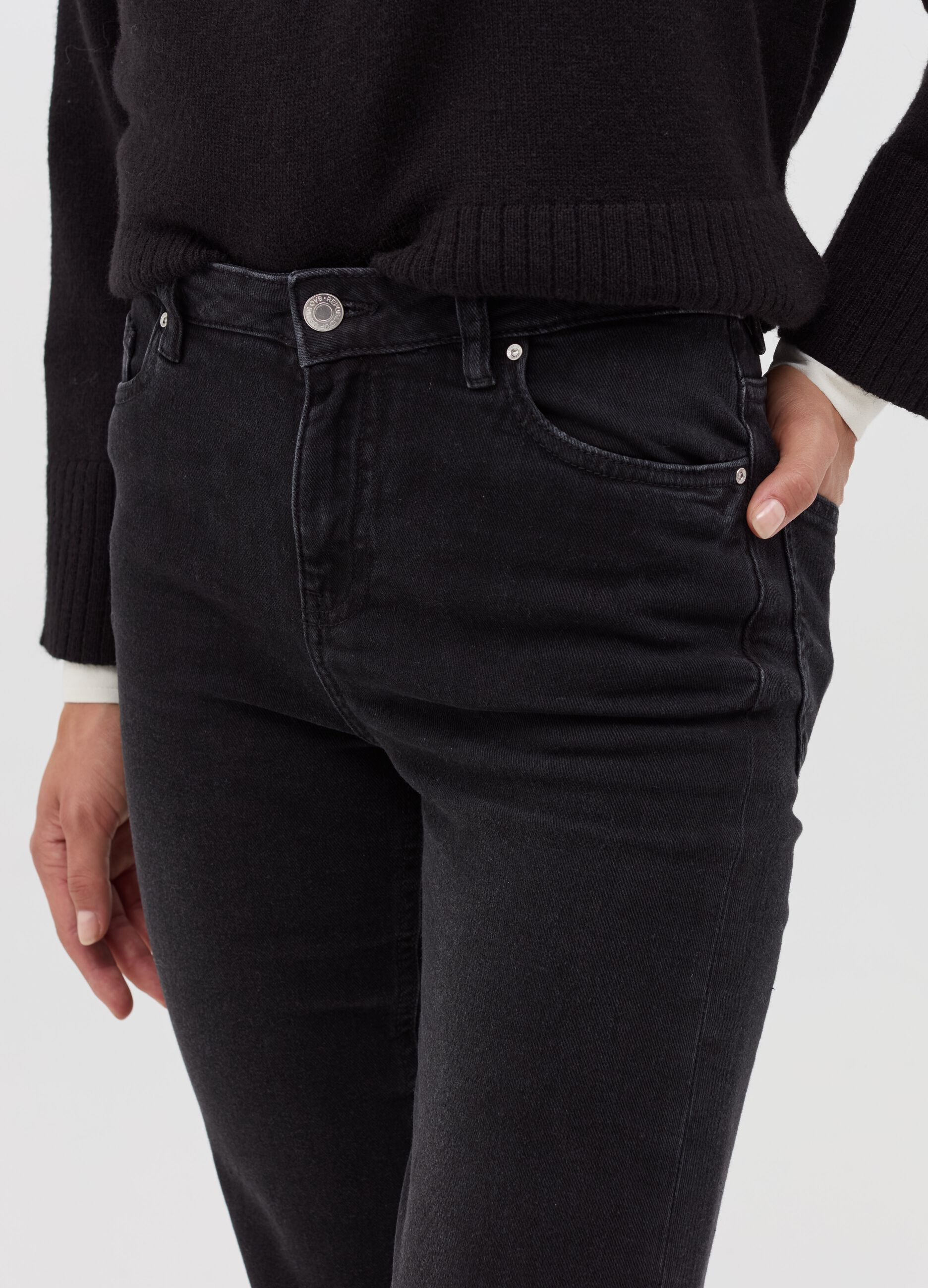 Straight-fit stretch jeans with five pockets