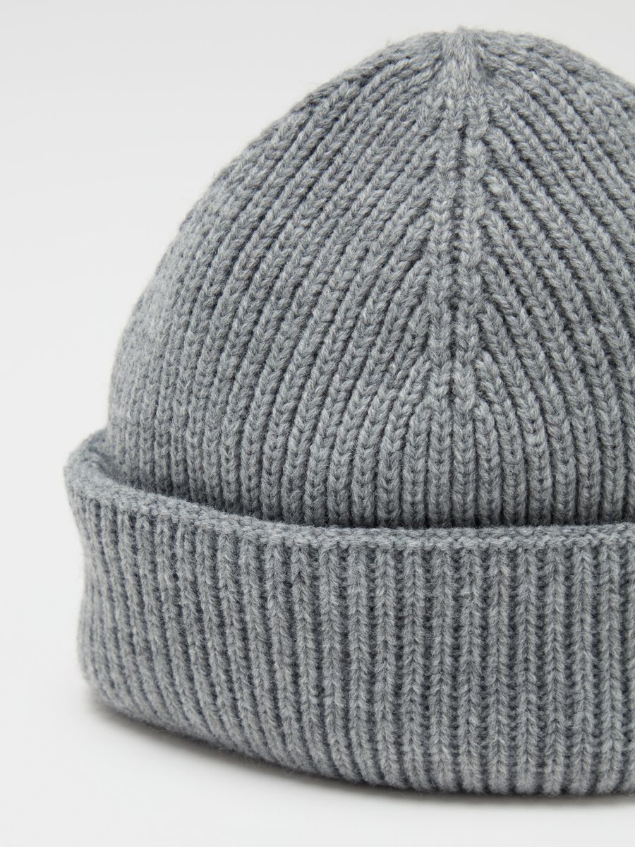 Ribbed hat with fold_2