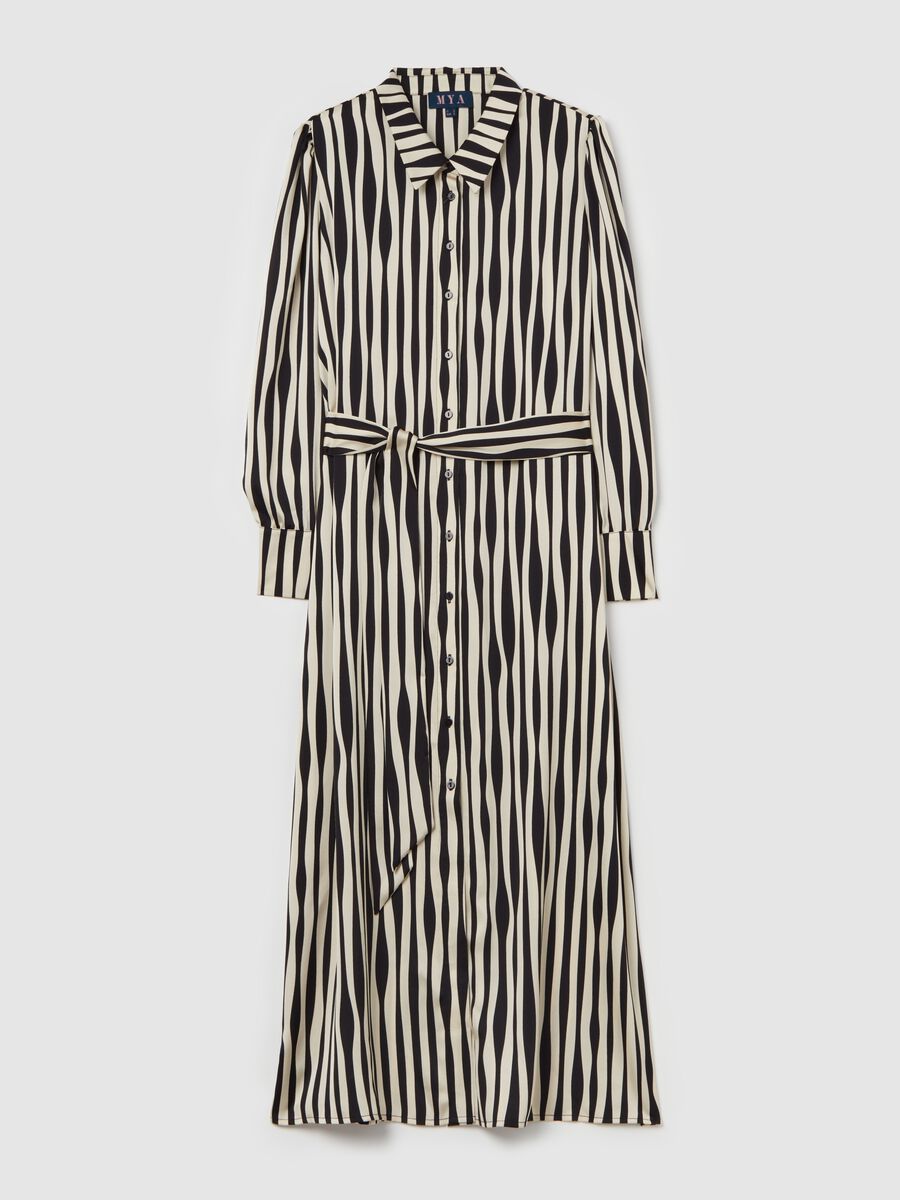 Curvy long shirt dress with stripes_4