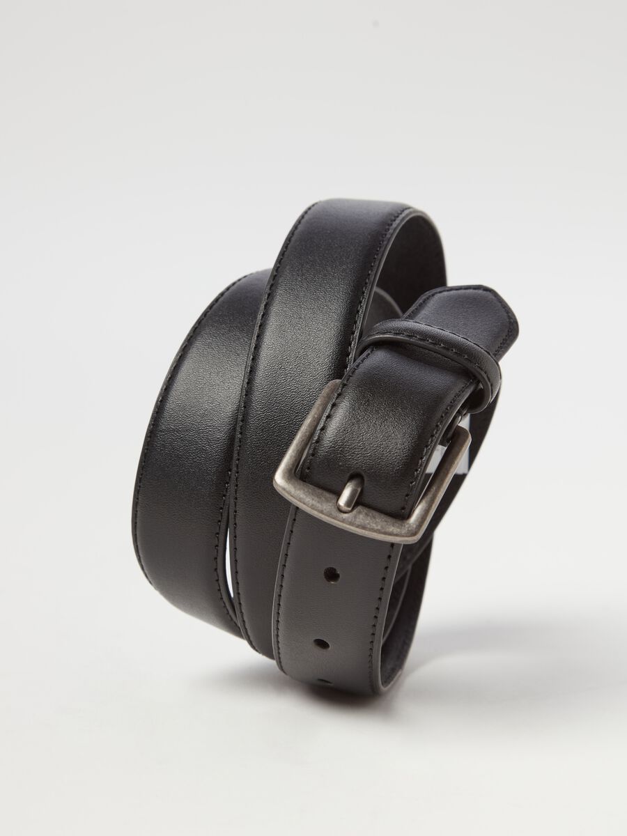 Contemporary leather belt with satin-effect buckle_2