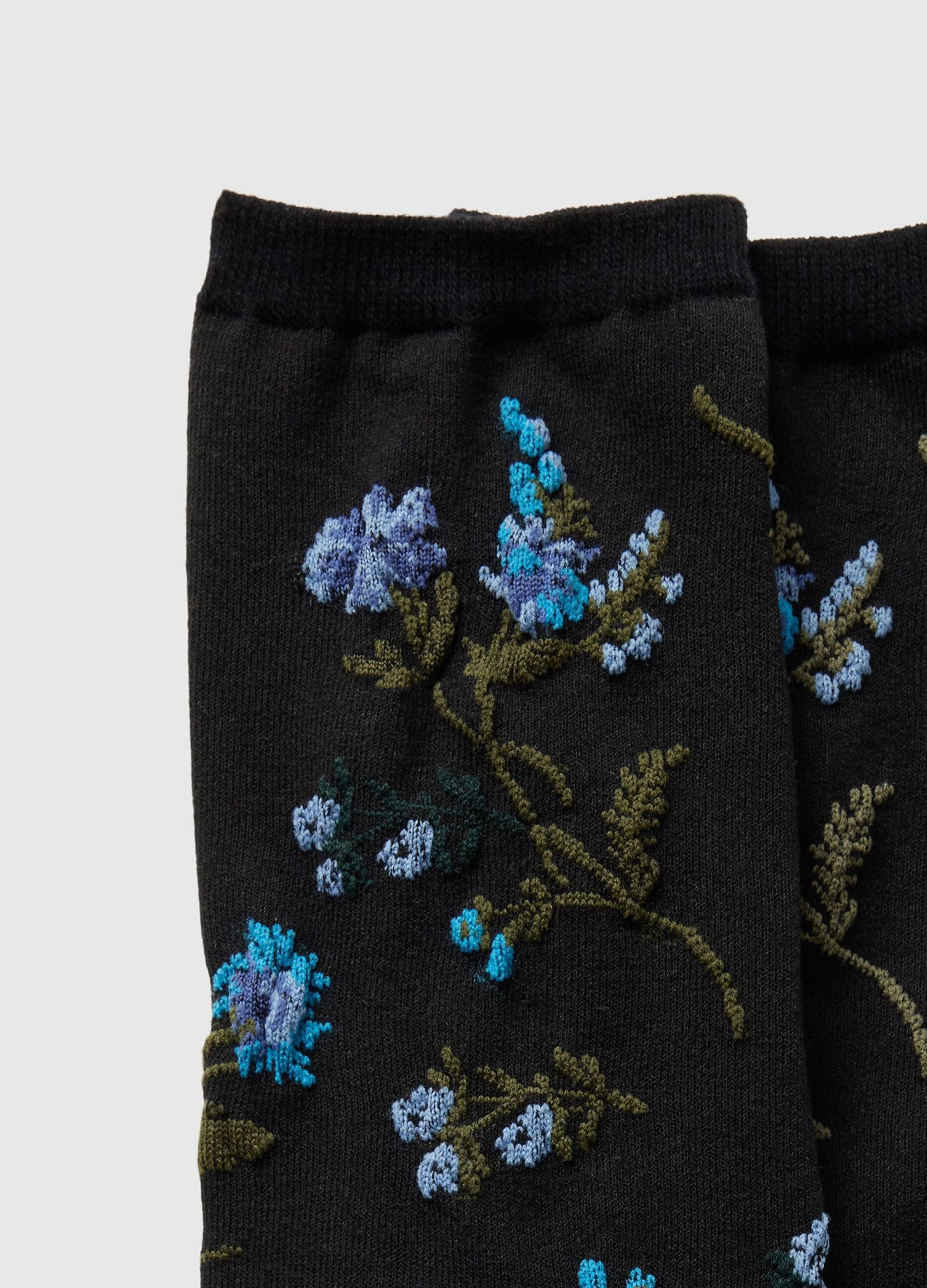 Short socks with floral embroidery