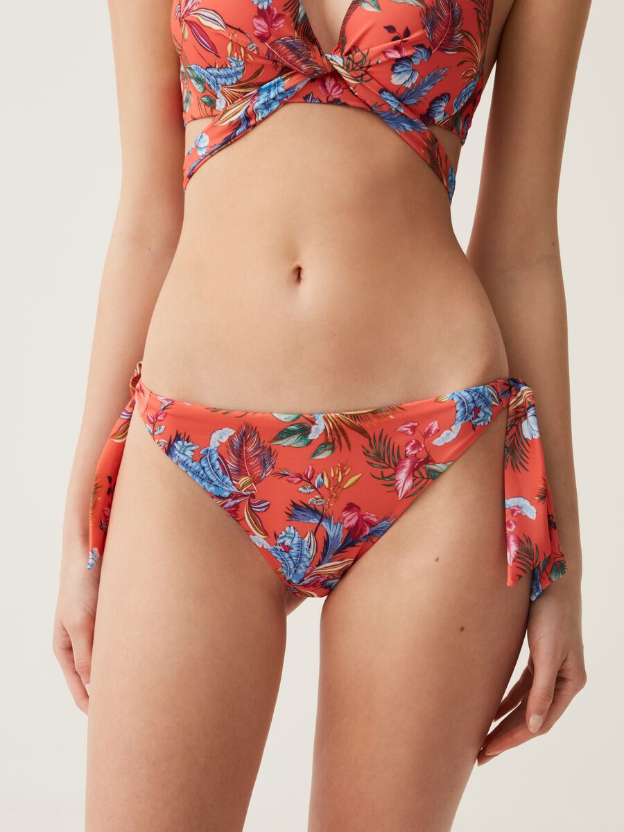 Brazilian bikini briefs with tropical print_1