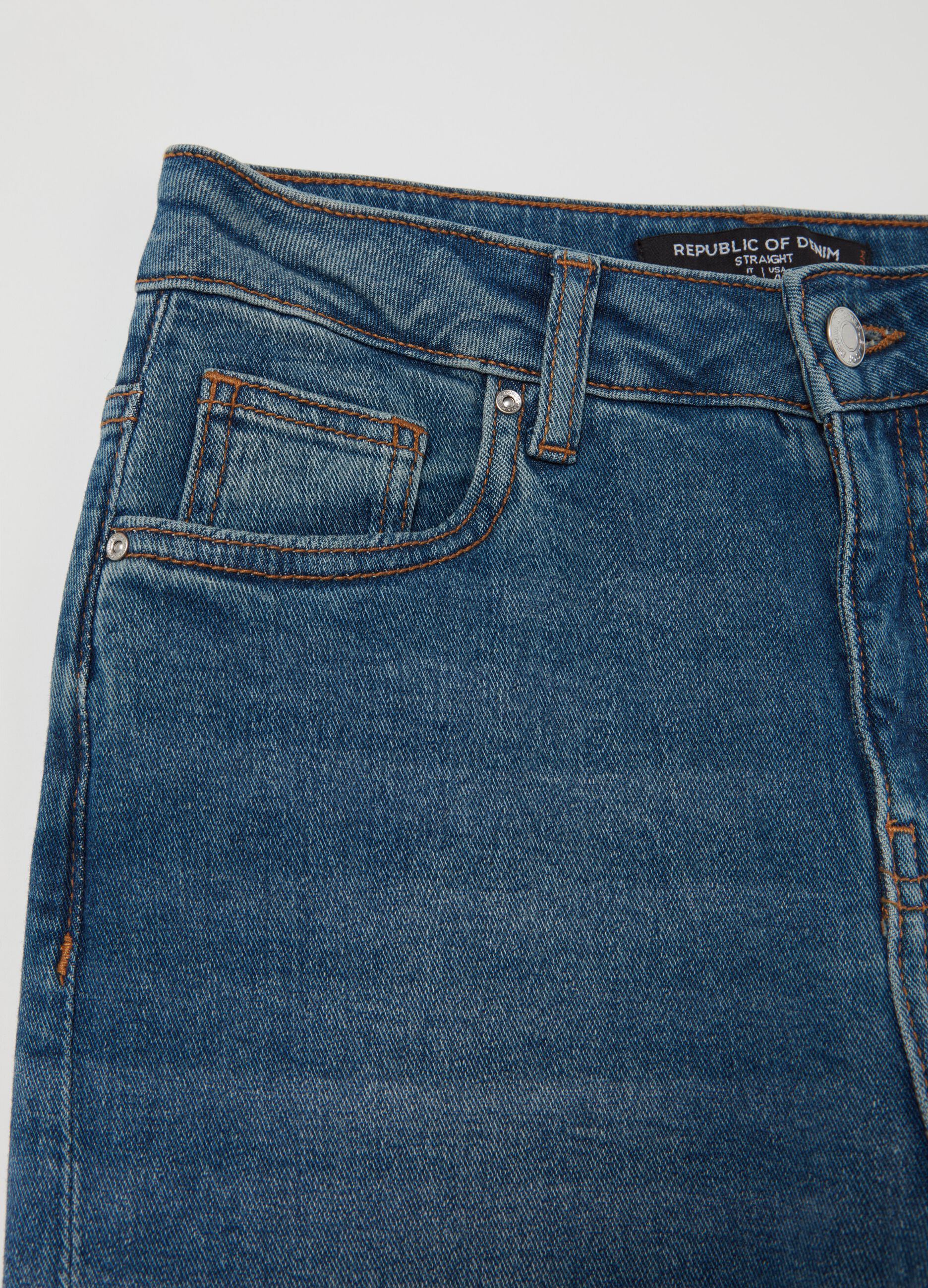 Straight-fit stretch jeans with five pockets