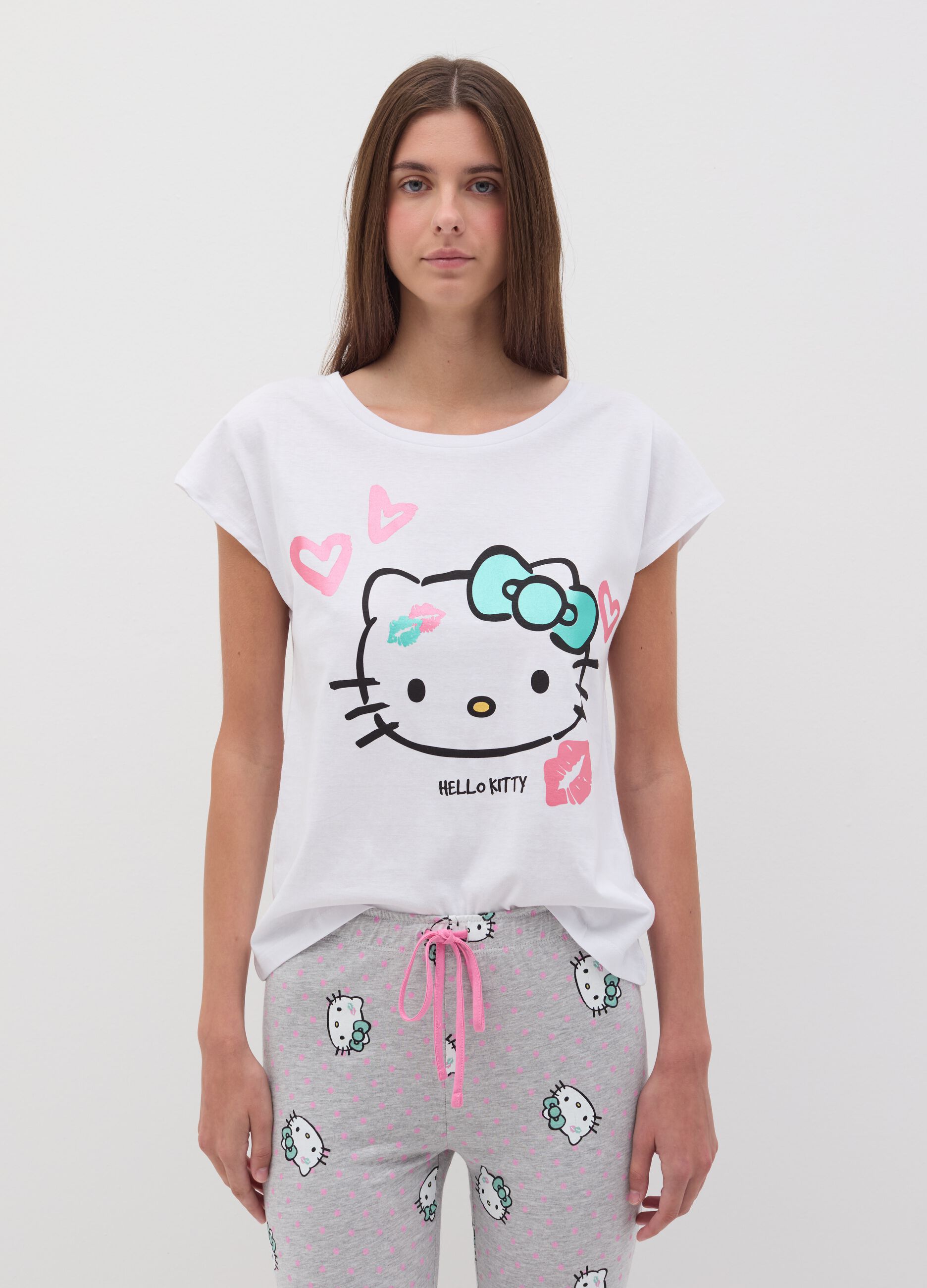 Pigiama con pantalone pinocchietto stampa Hello Kitty