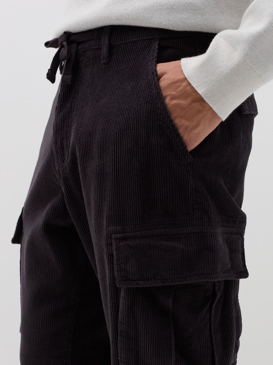 Cargo joggers in corduroy with drawstring_3