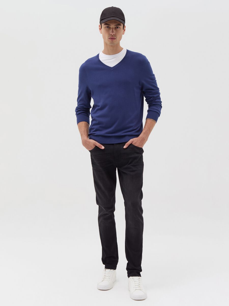 V-neck pullover_0