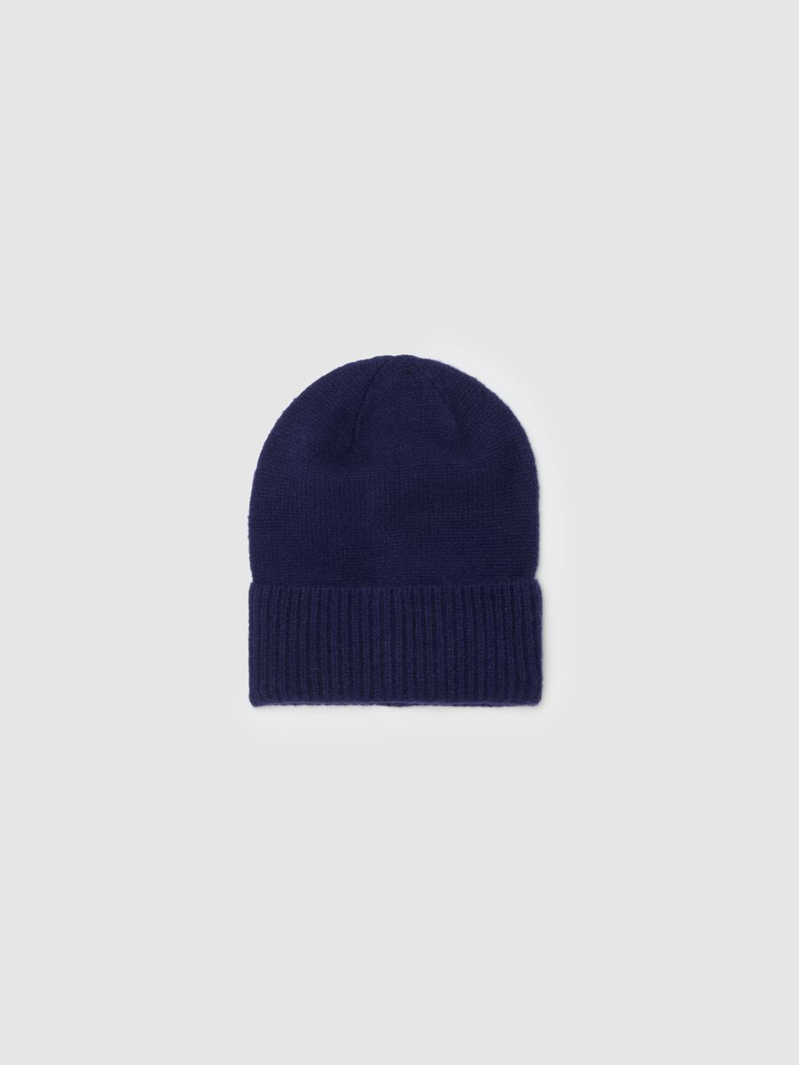 Knitted hat with ribbed fold_0