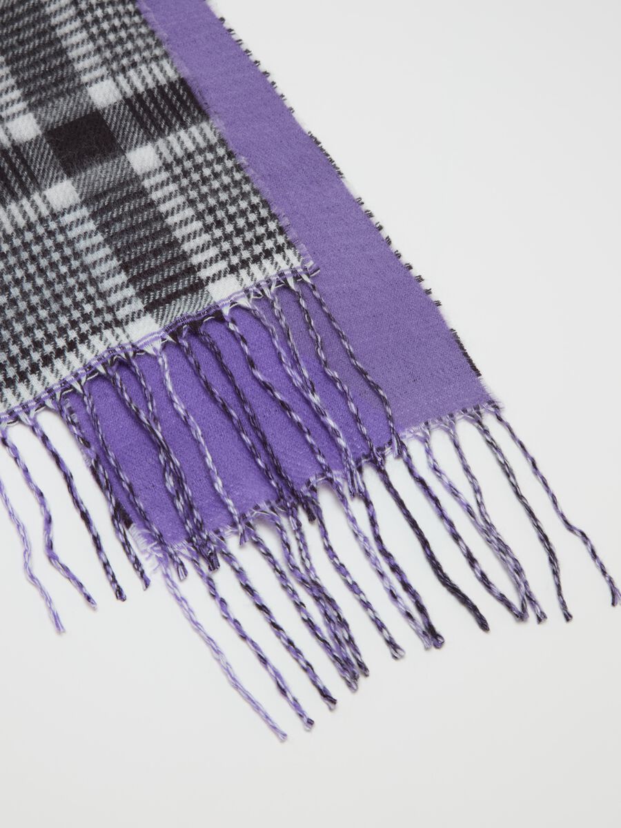 Double-sided scarf with fringed hem_2