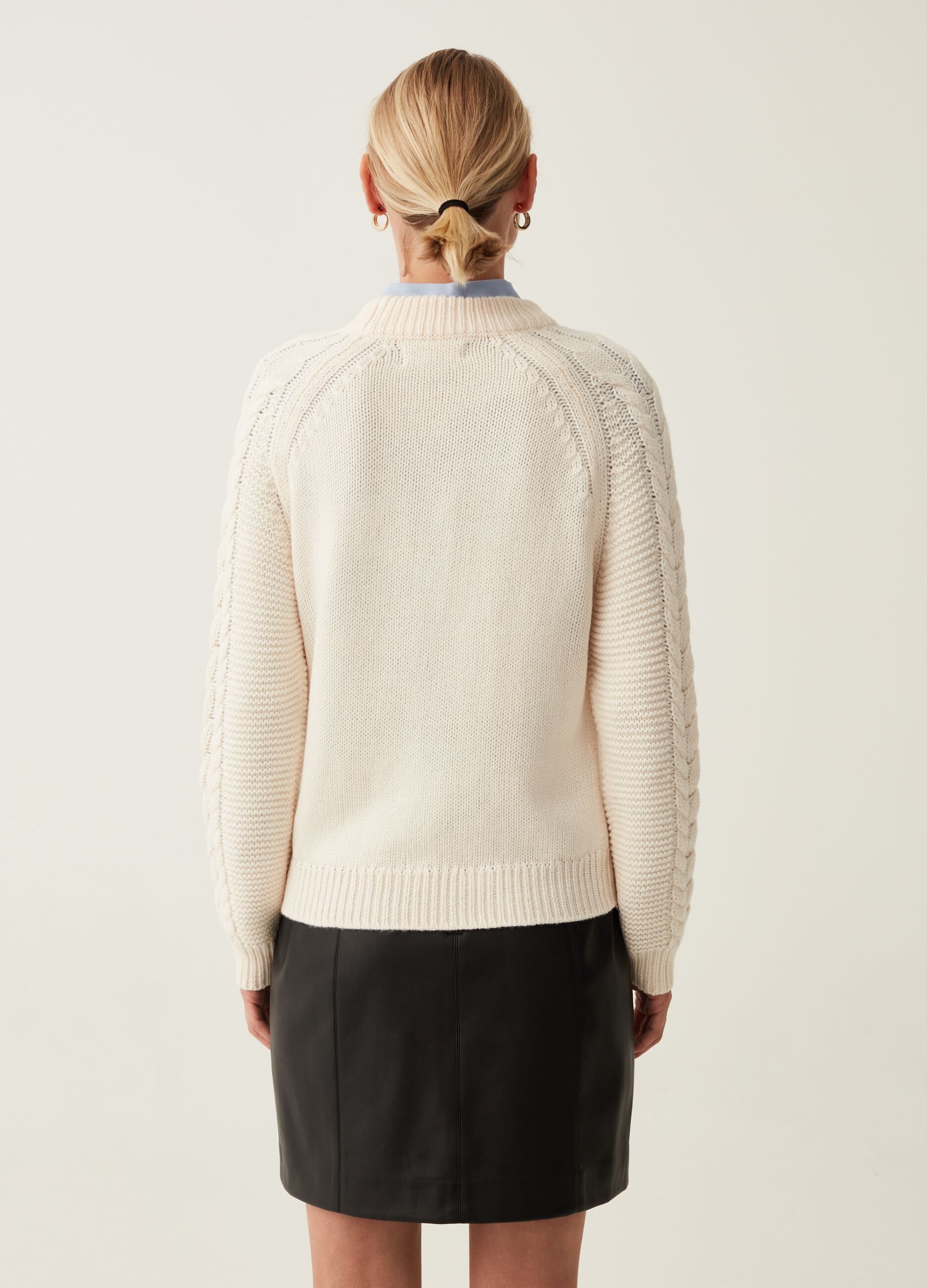 Pullover with cable-knit design