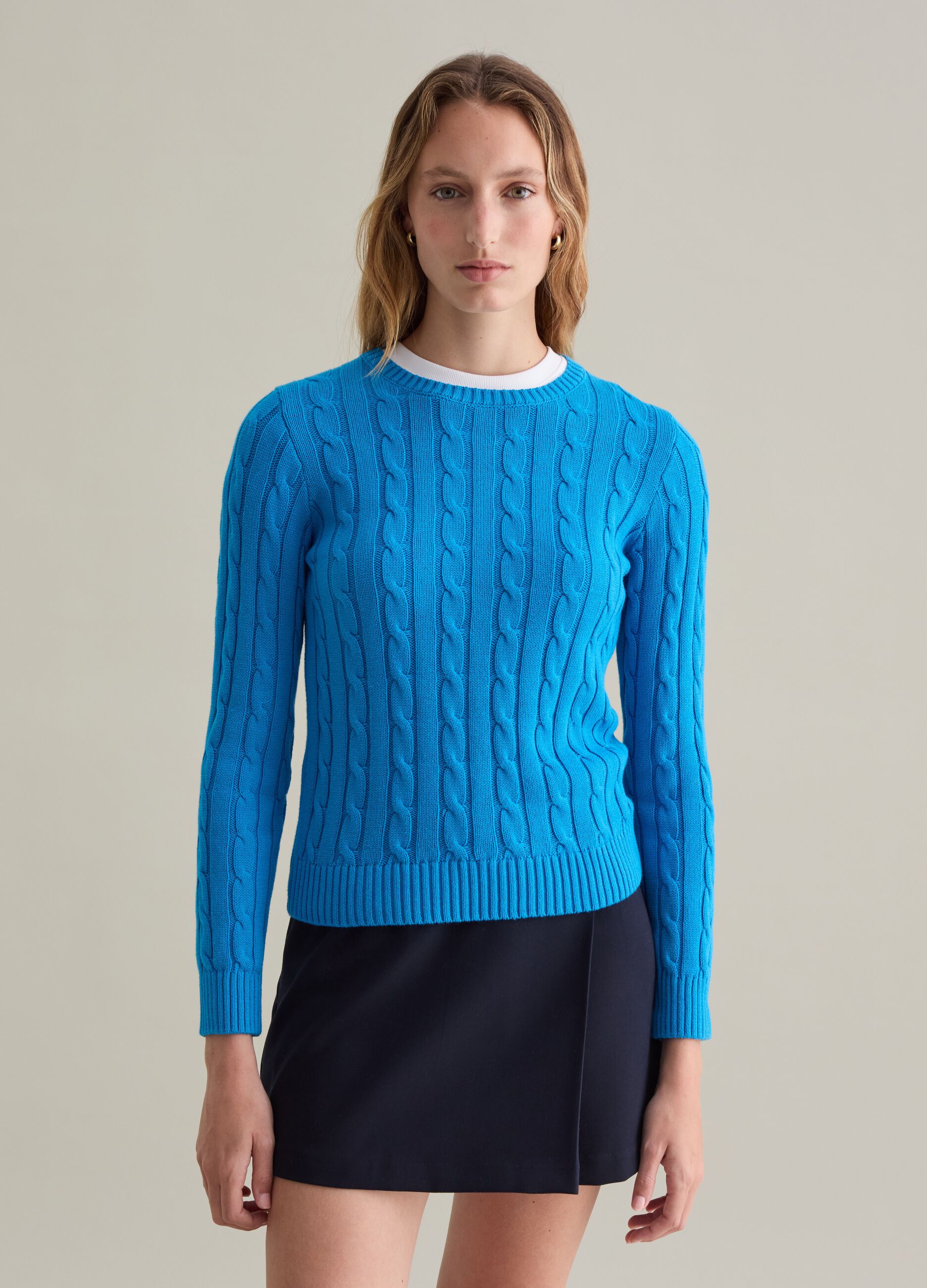 Ribbed pullover with cable-knit design