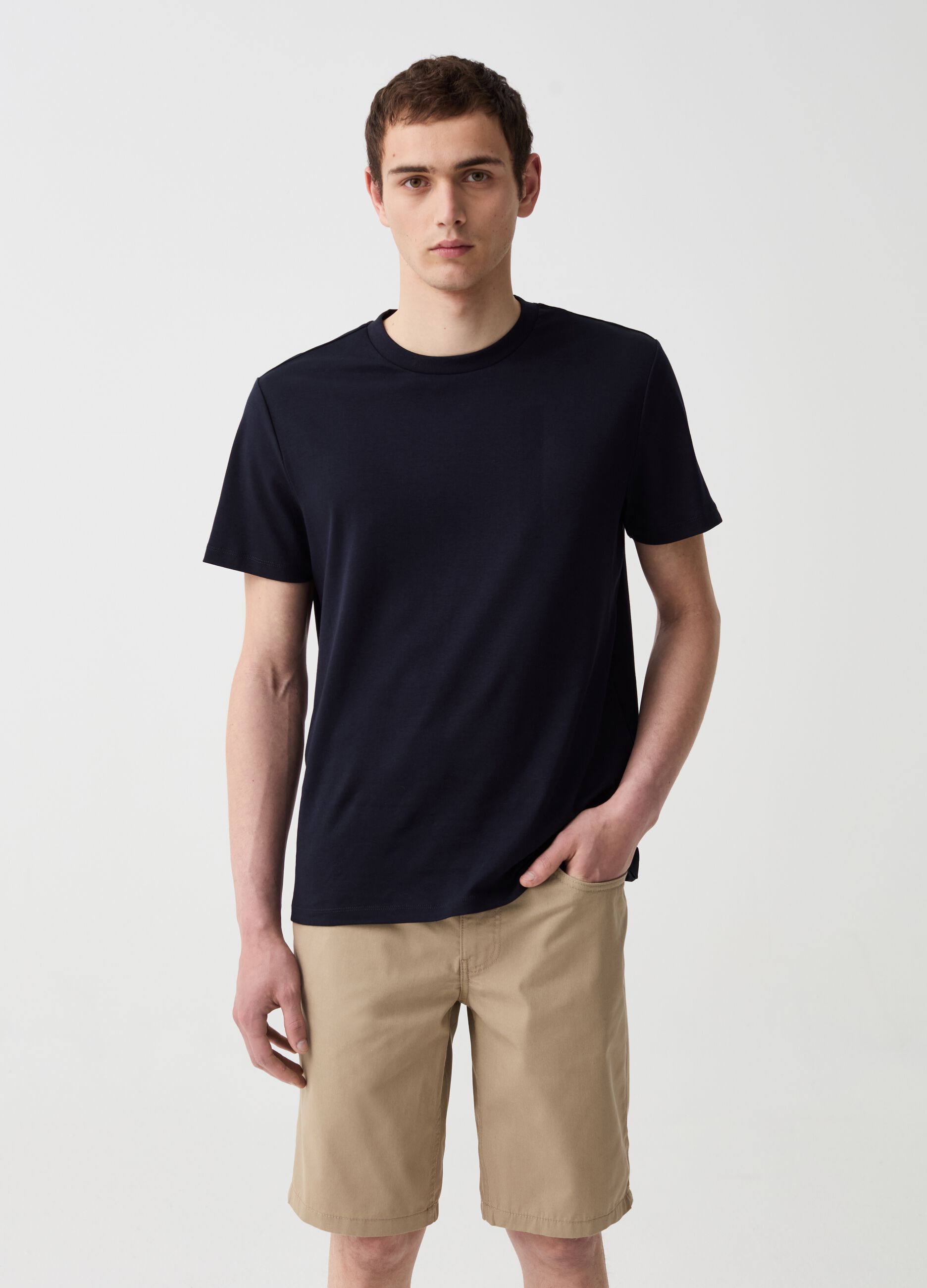 Five-pocket solid colour Bermuda shorts