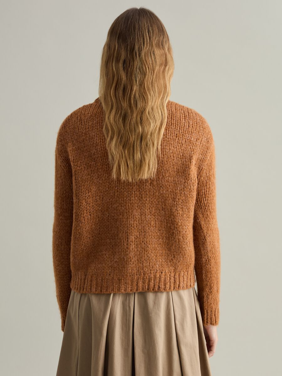 Ribbed pullover with round neck_3