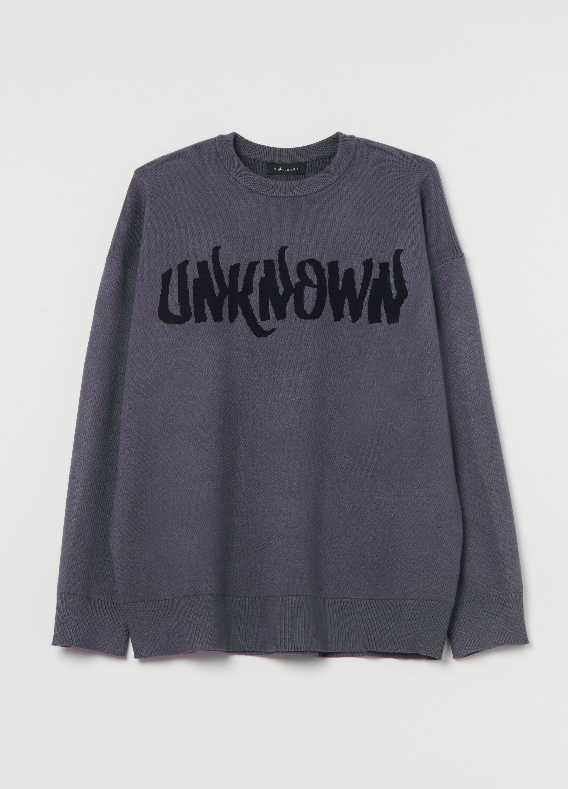 Pullover with jacquard lettering