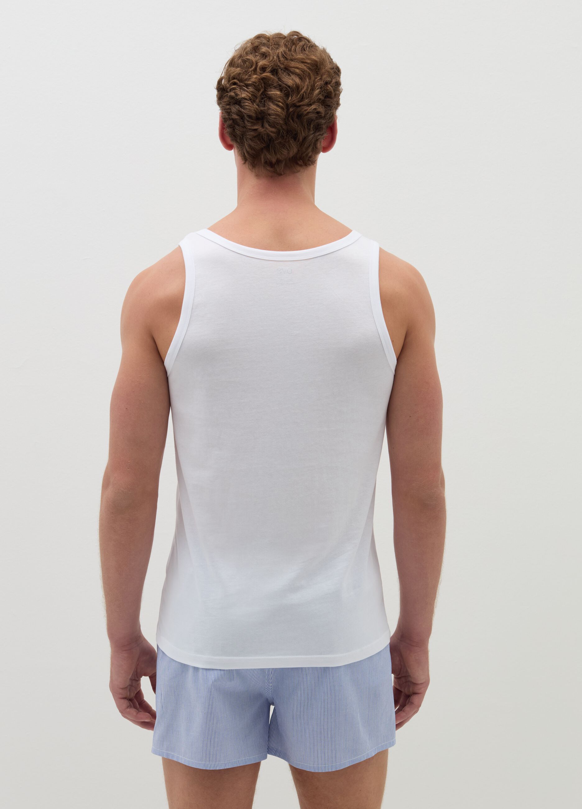 Organic cotton racerback vest with round neck