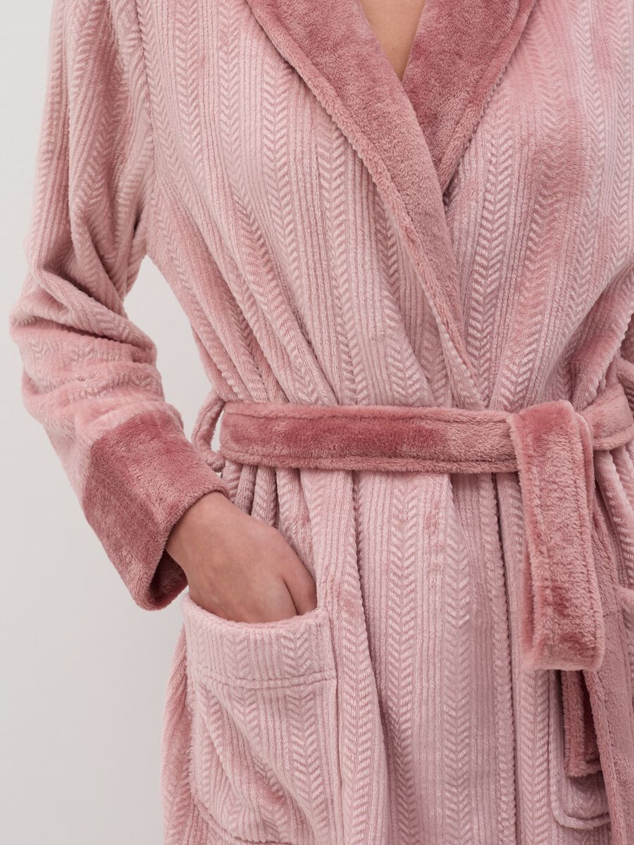 Dressing gown with herringbone motif_2