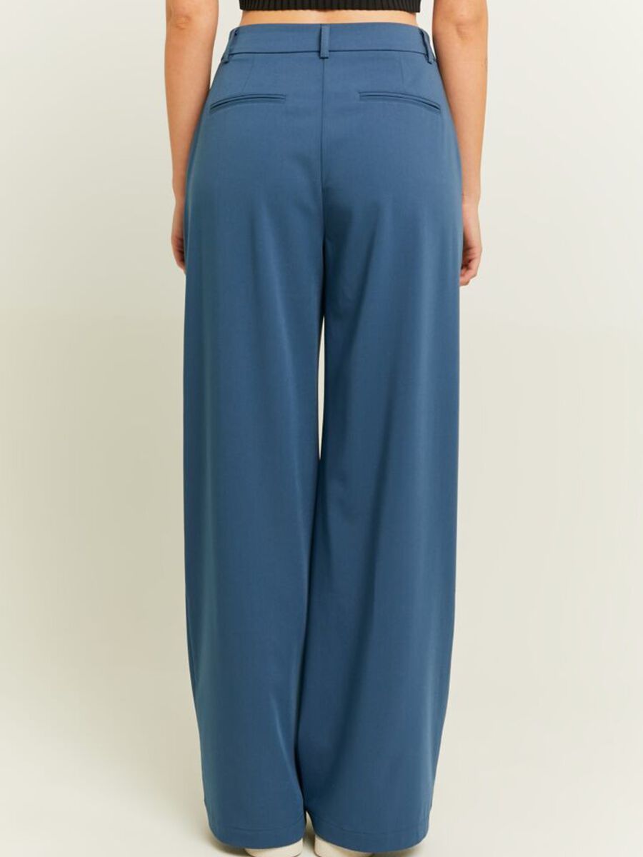 Straight-fit trousers with darts_2