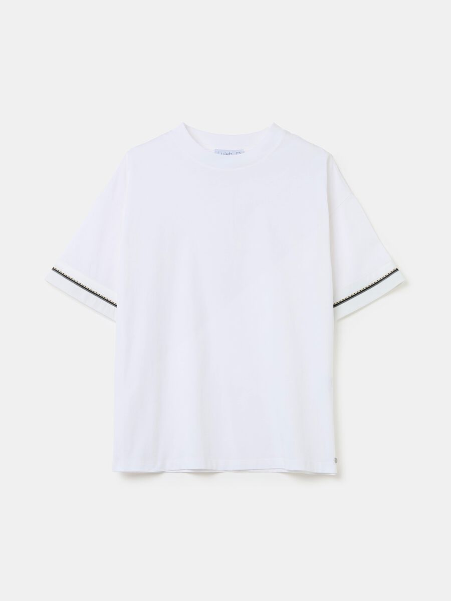 Oversized T-shirt with contrasting inserts_4