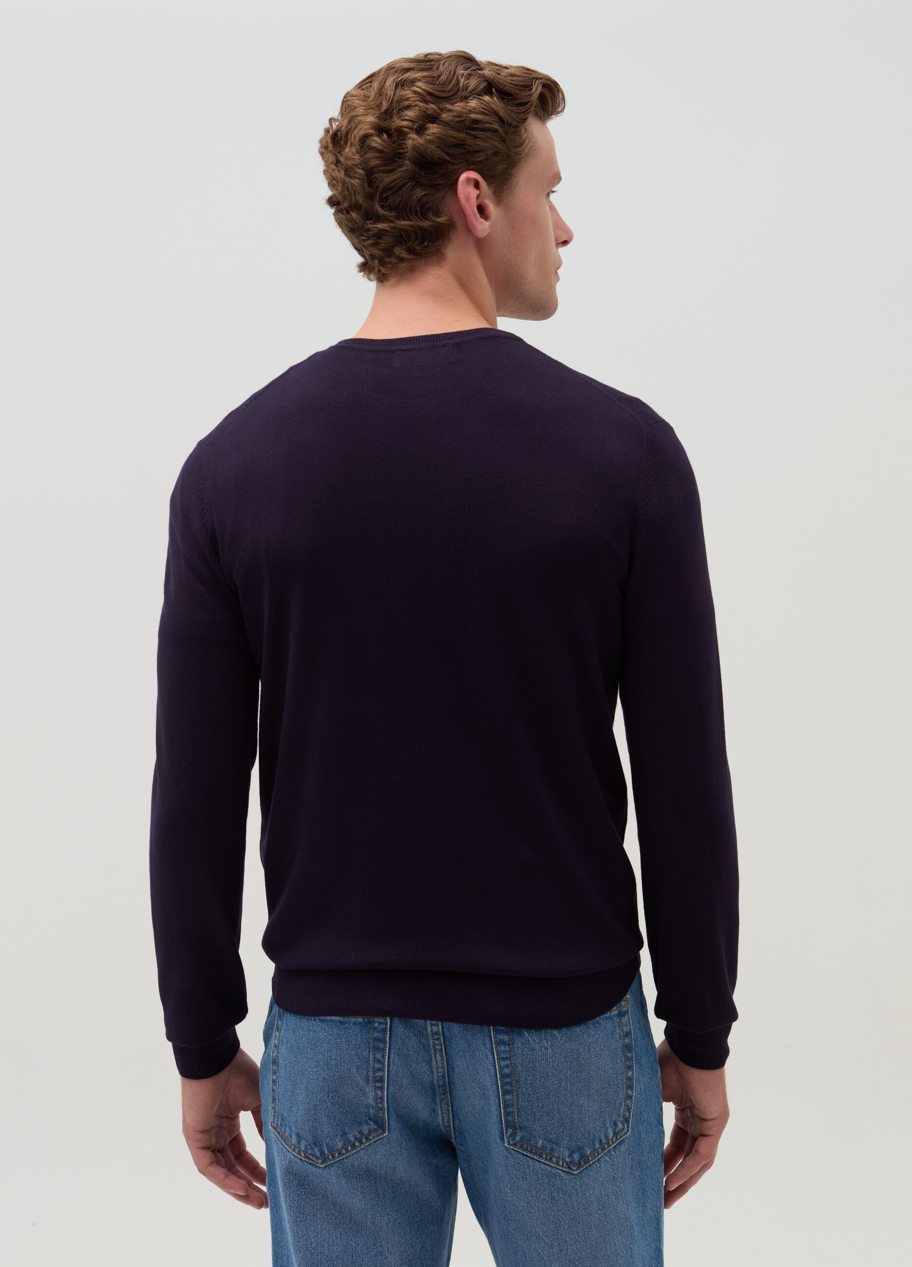 Round neck pullover