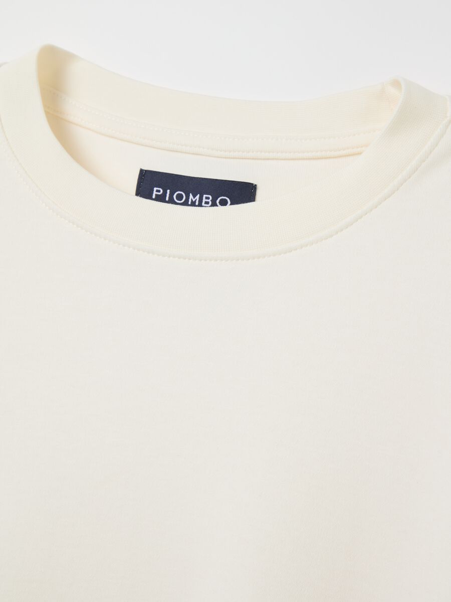 Contemporary T-shirt in cotton with round neck_1