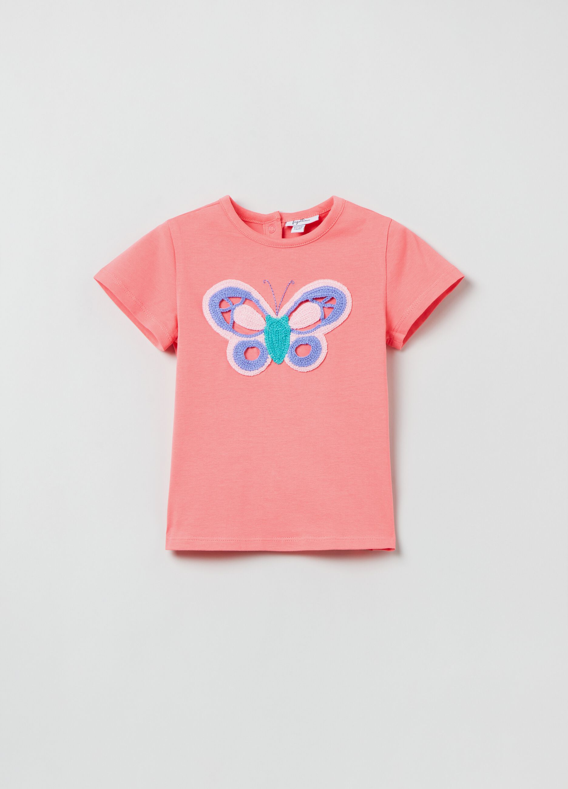 T-shirt con farfalla crochet