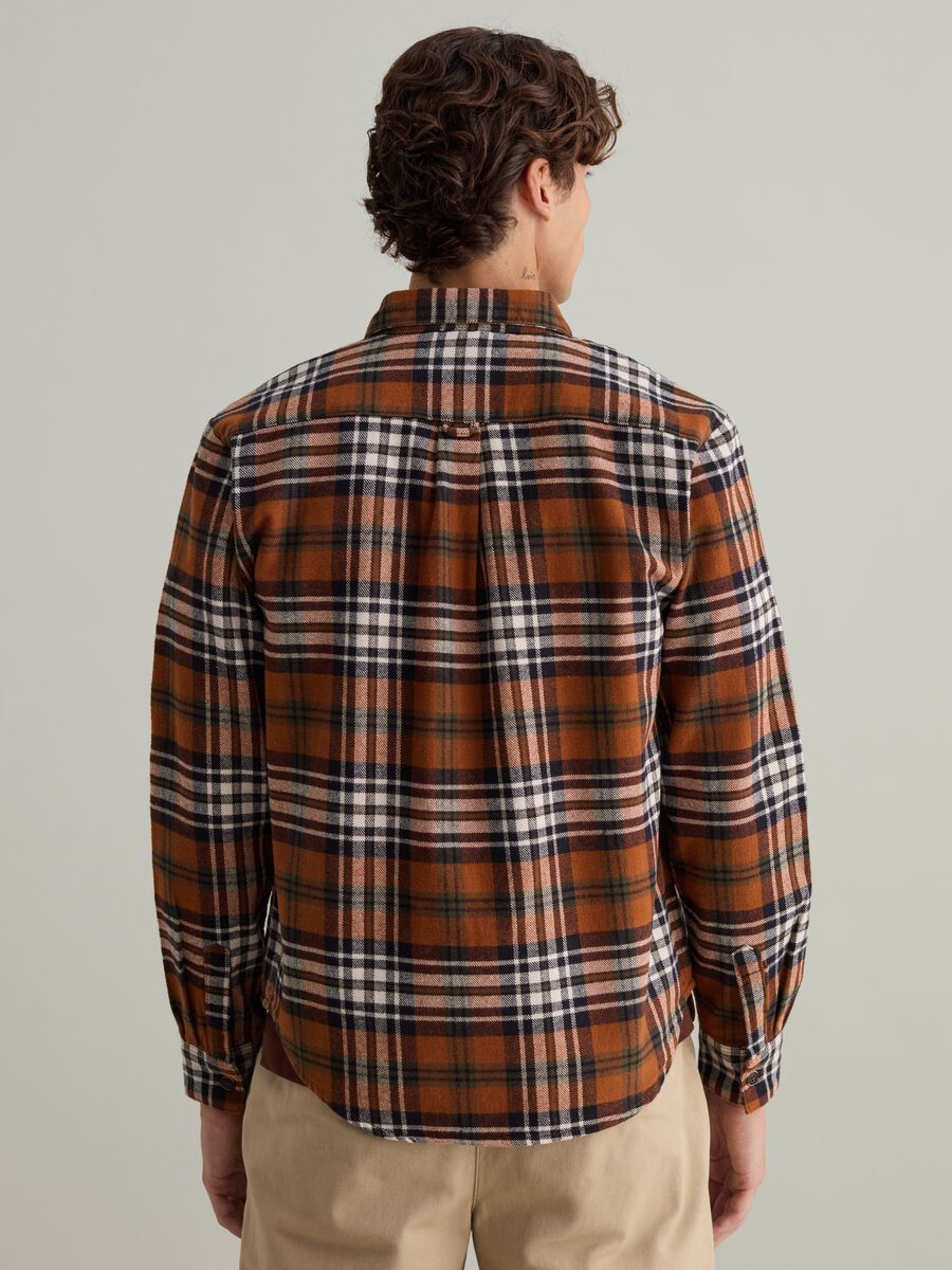 Shacket in flannel with check pattern_3