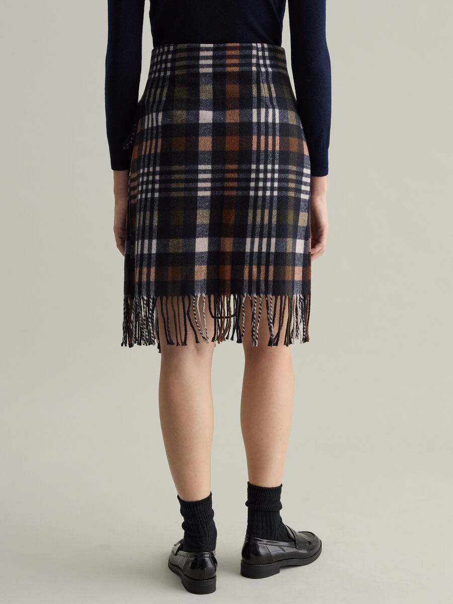 Wraparound skirt with fringing_3