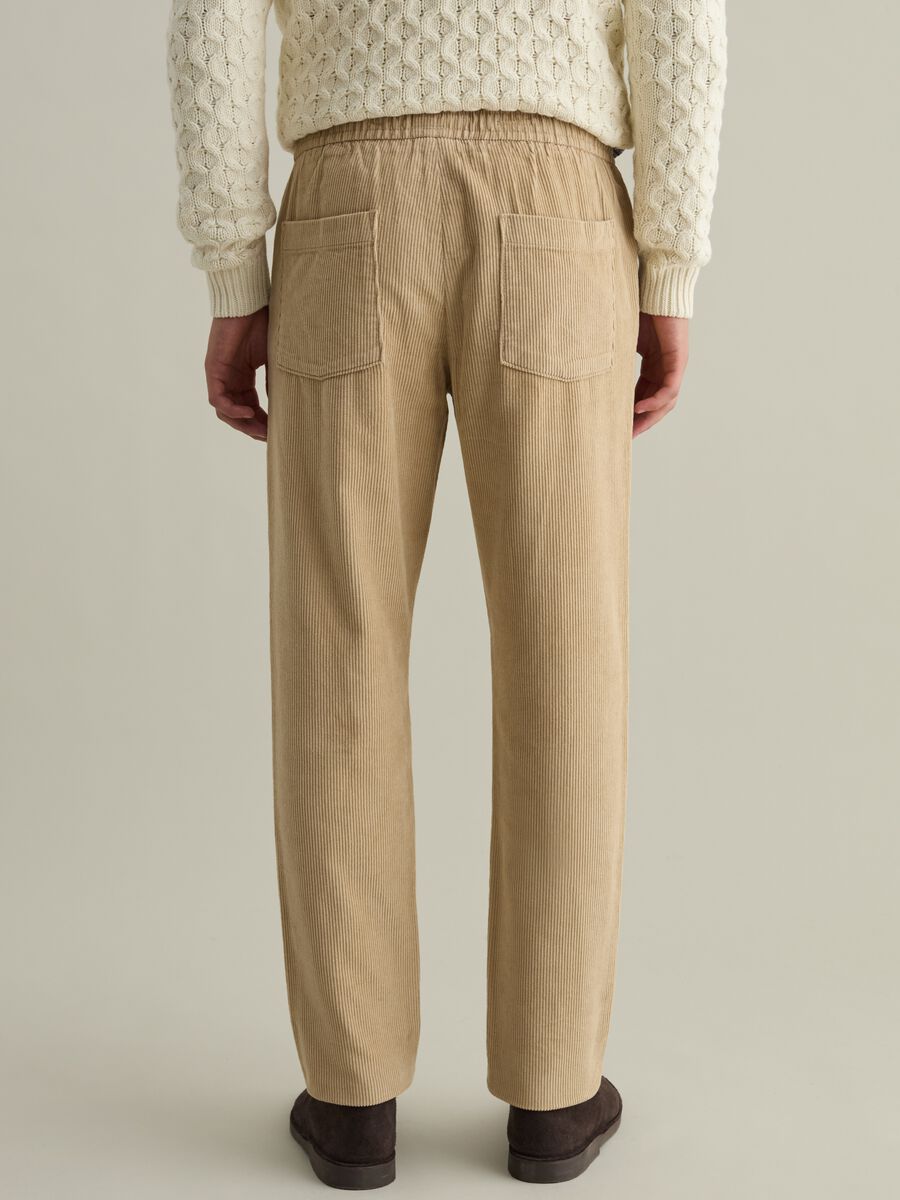 Chino jogger trousers in corduroy_2