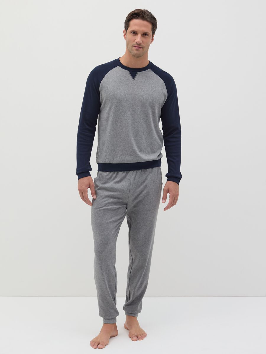 Full-length pyjamas with raglan sleeves_0