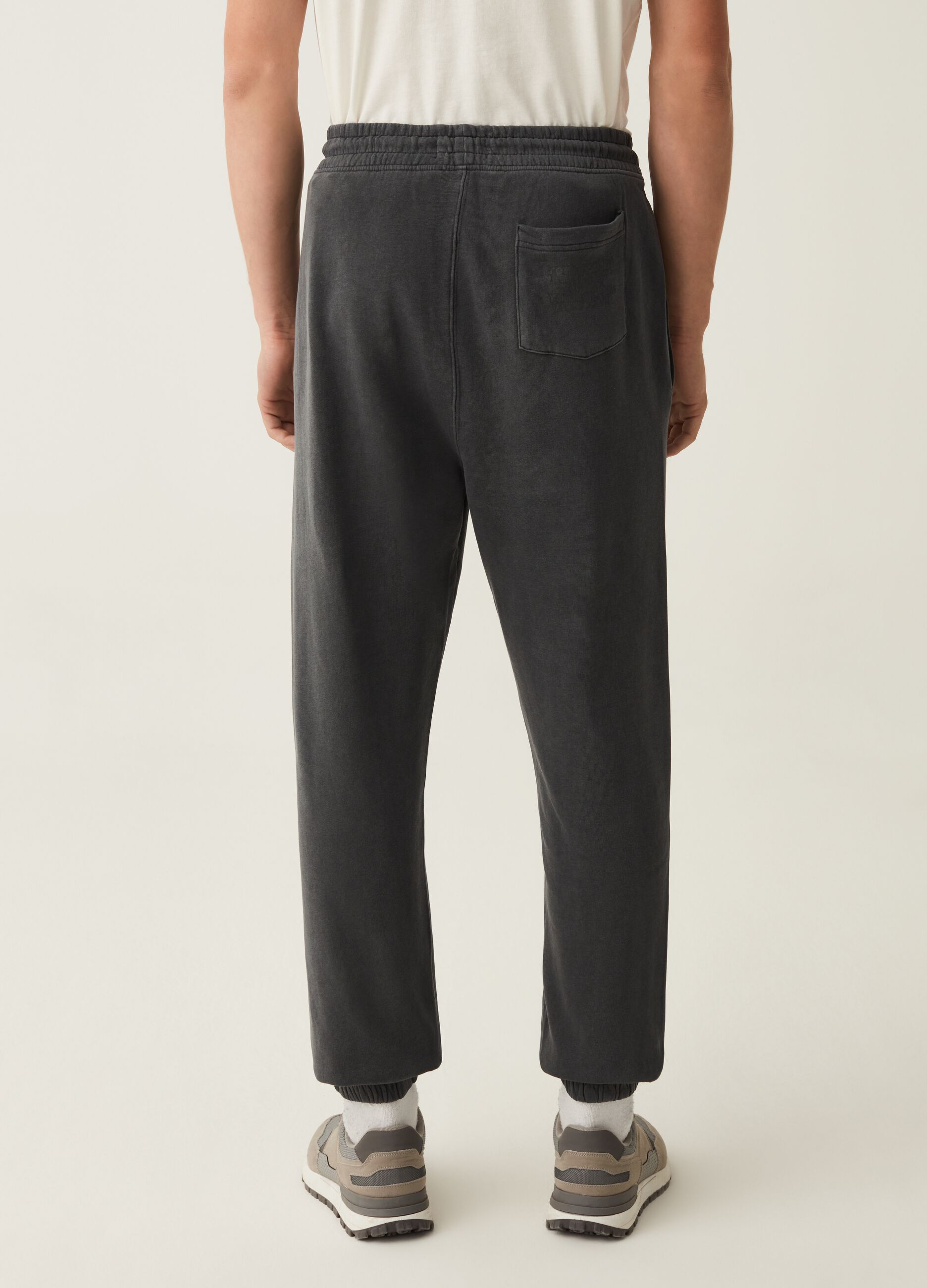 Fleece joggers with drawstring