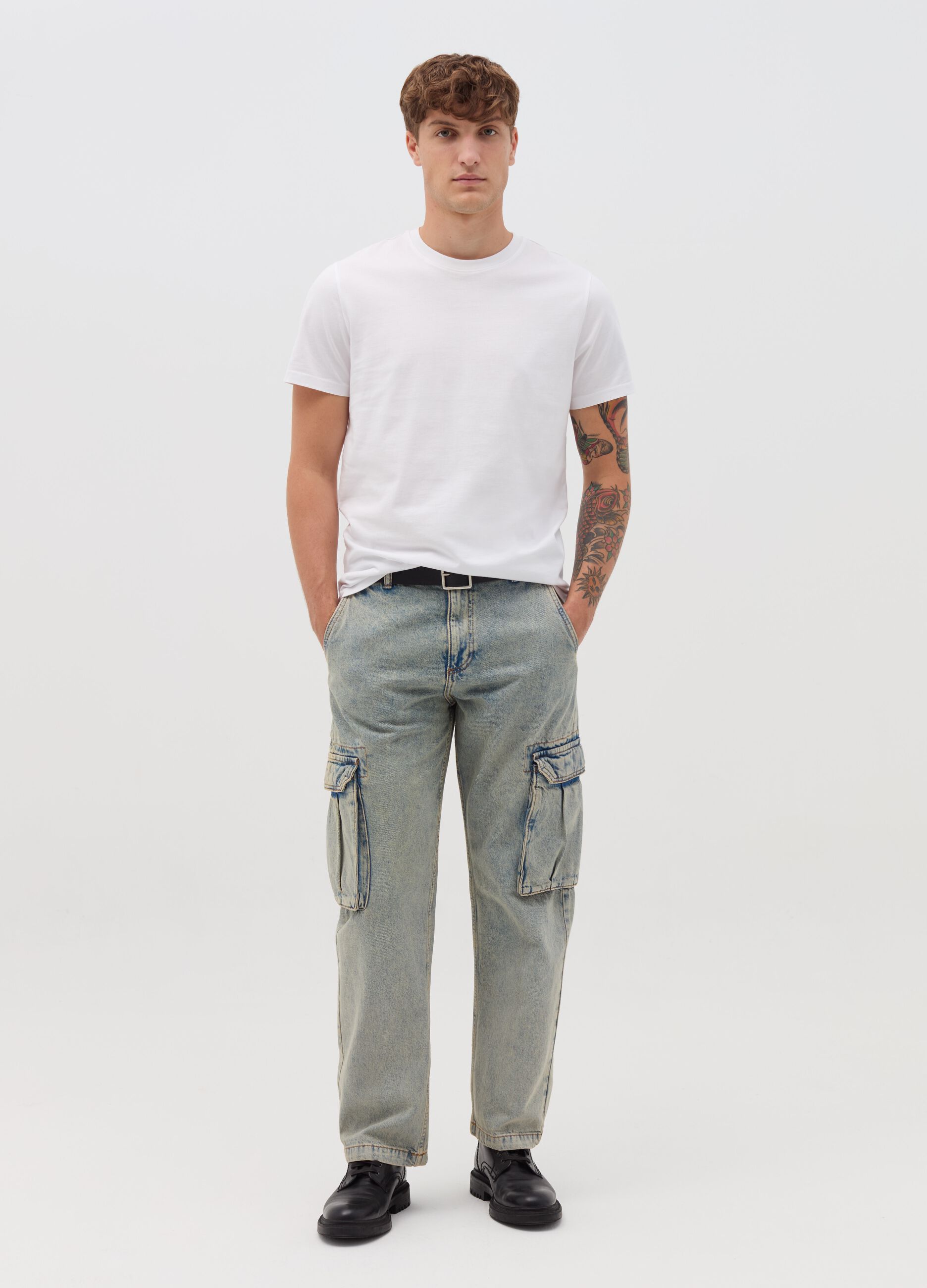 Acid wash cargo jeans