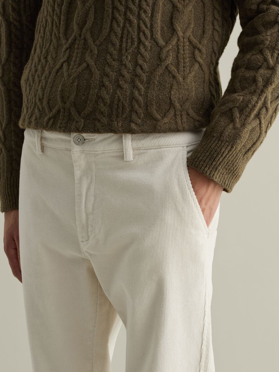 Corduroy chino trousers_3