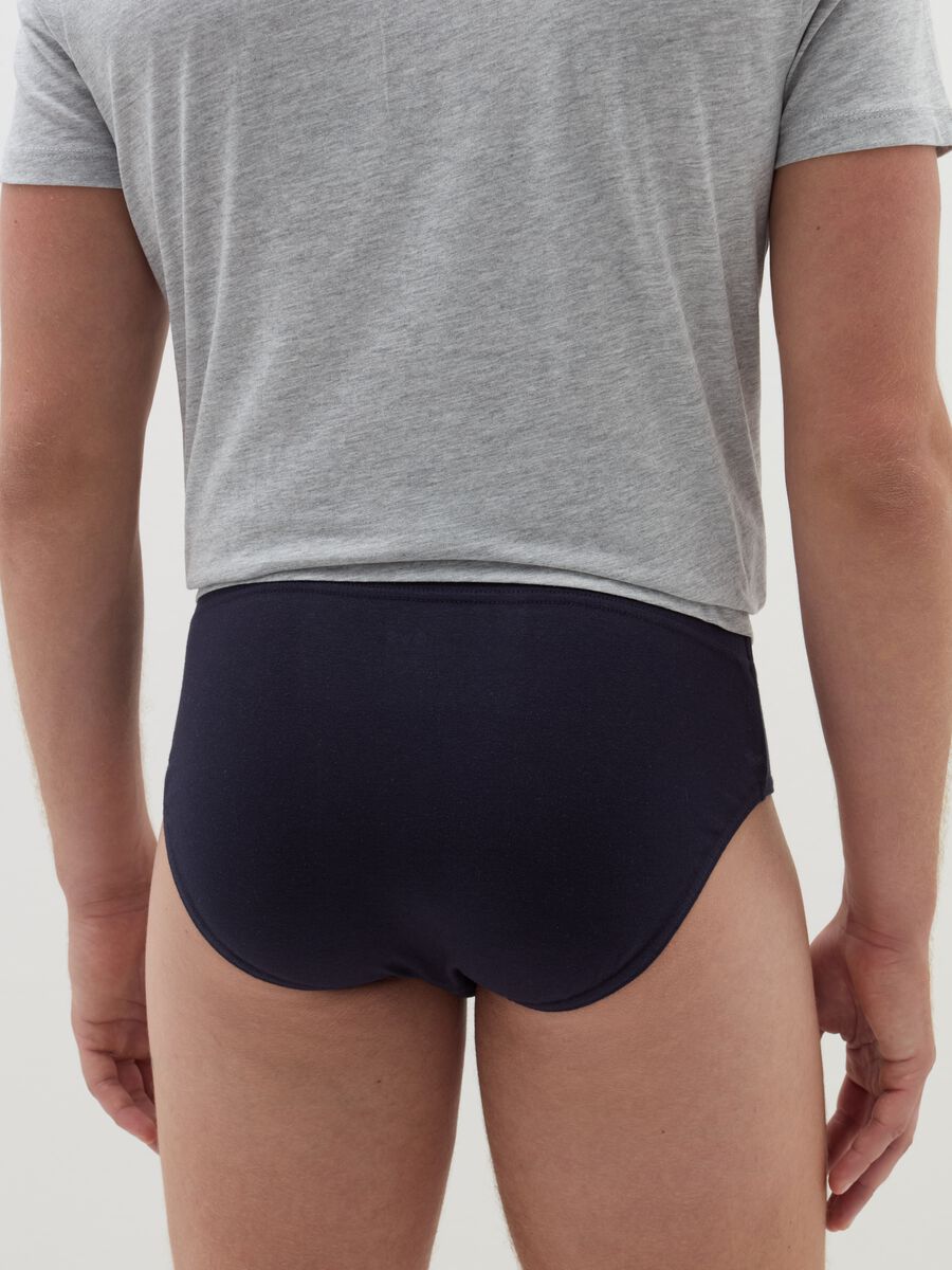 Three-pack briefs in stretch organic cotton_2