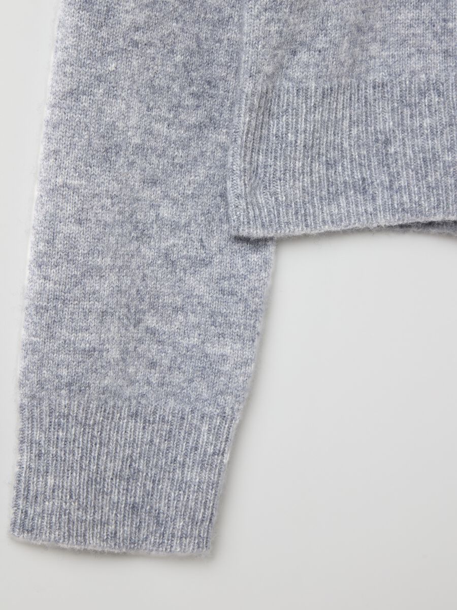 Contemporary wool pullover with raglan sleeves_5